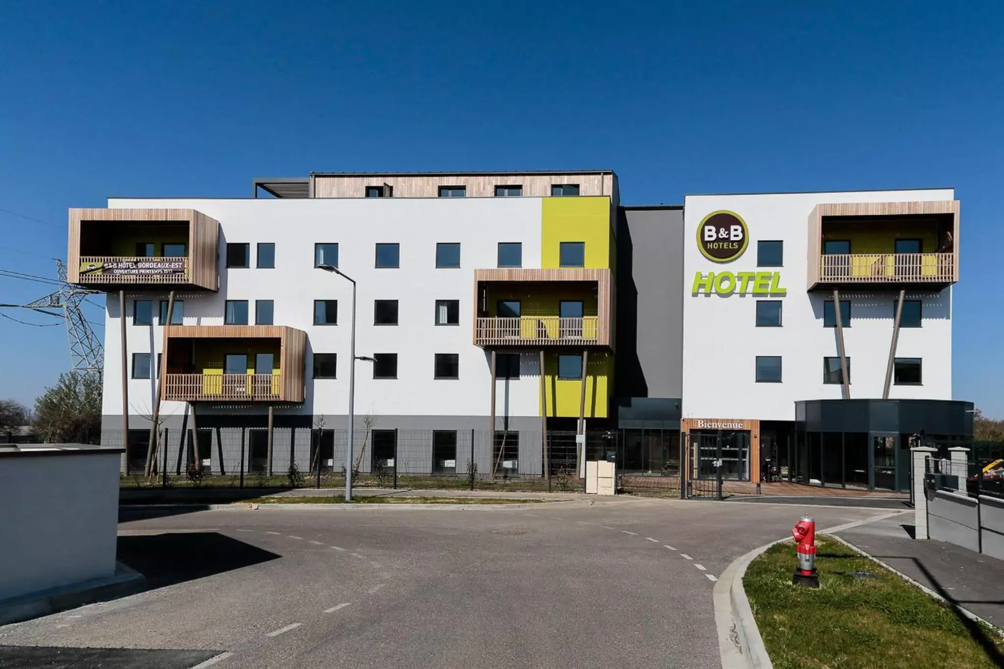 Facade/entrance, Property Building in B&B HOTEL Bordeaux Est