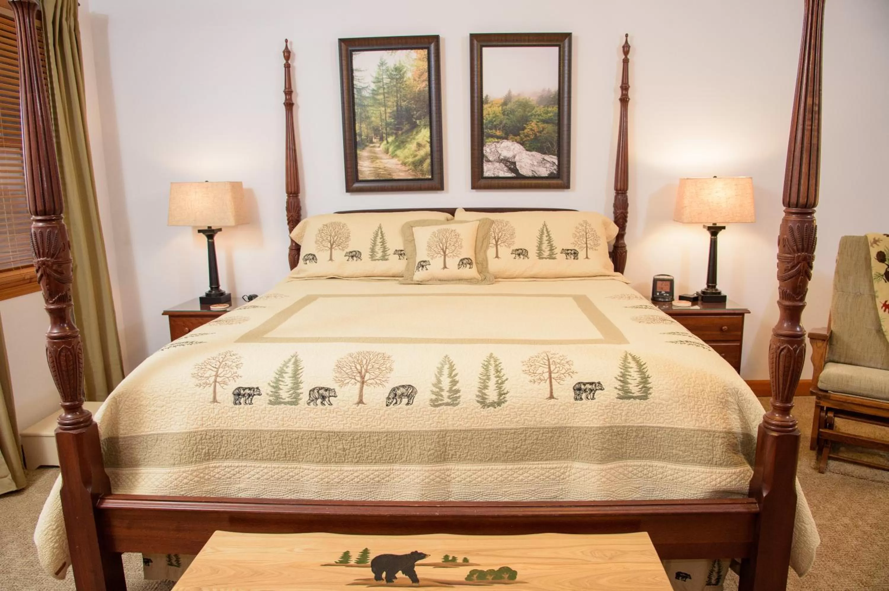 Bed in Berry Springs Lodge