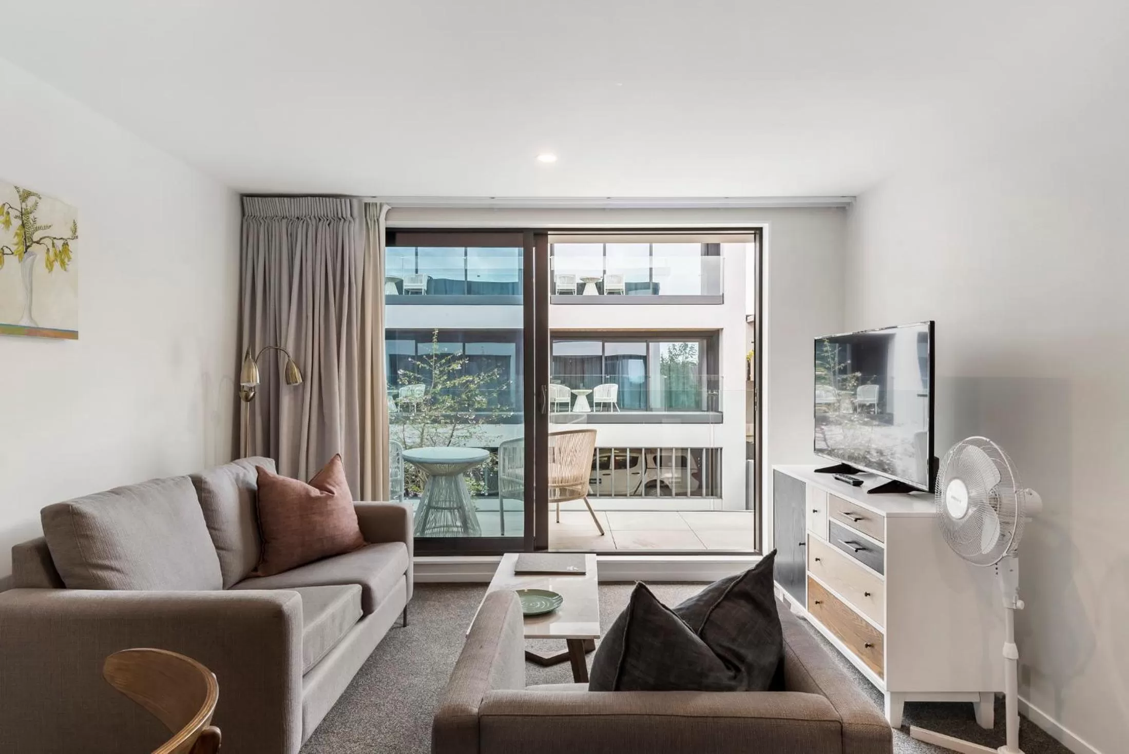 Seating area in FERNZ Motel & Apartments Birkenhead