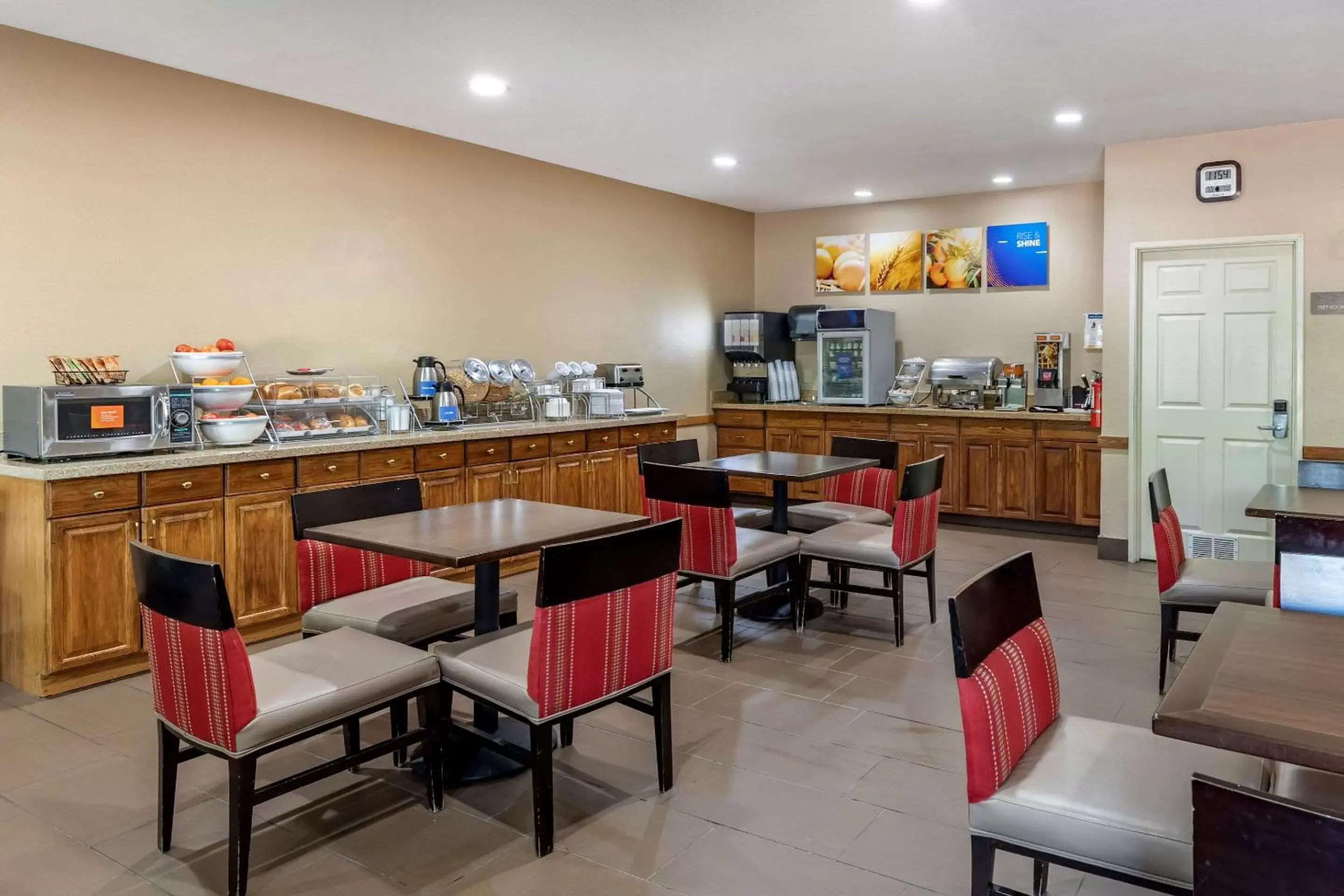 Restaurant/places to eat in Comfort Suites Fort Collins Near University Restaurant/places to eat in Comfort Suites Fort Collins Near University