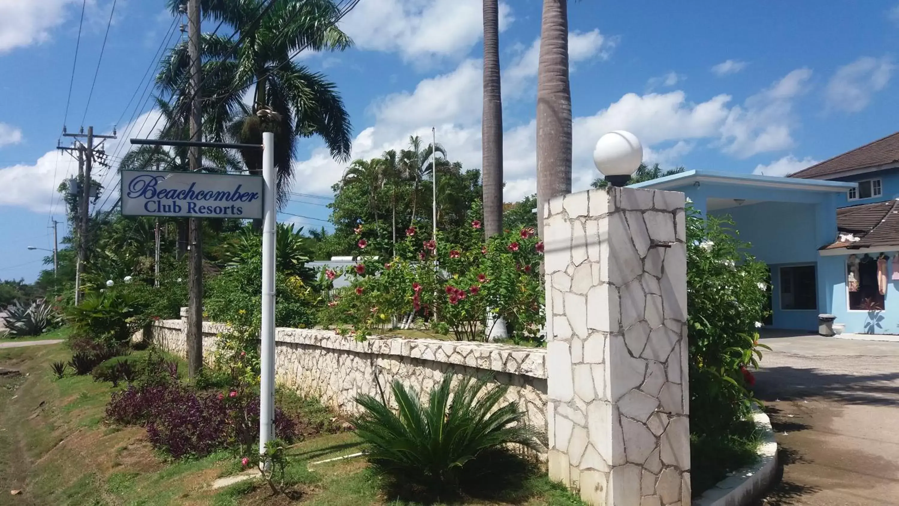 Property building, Garden in Beachcomber Club Resort