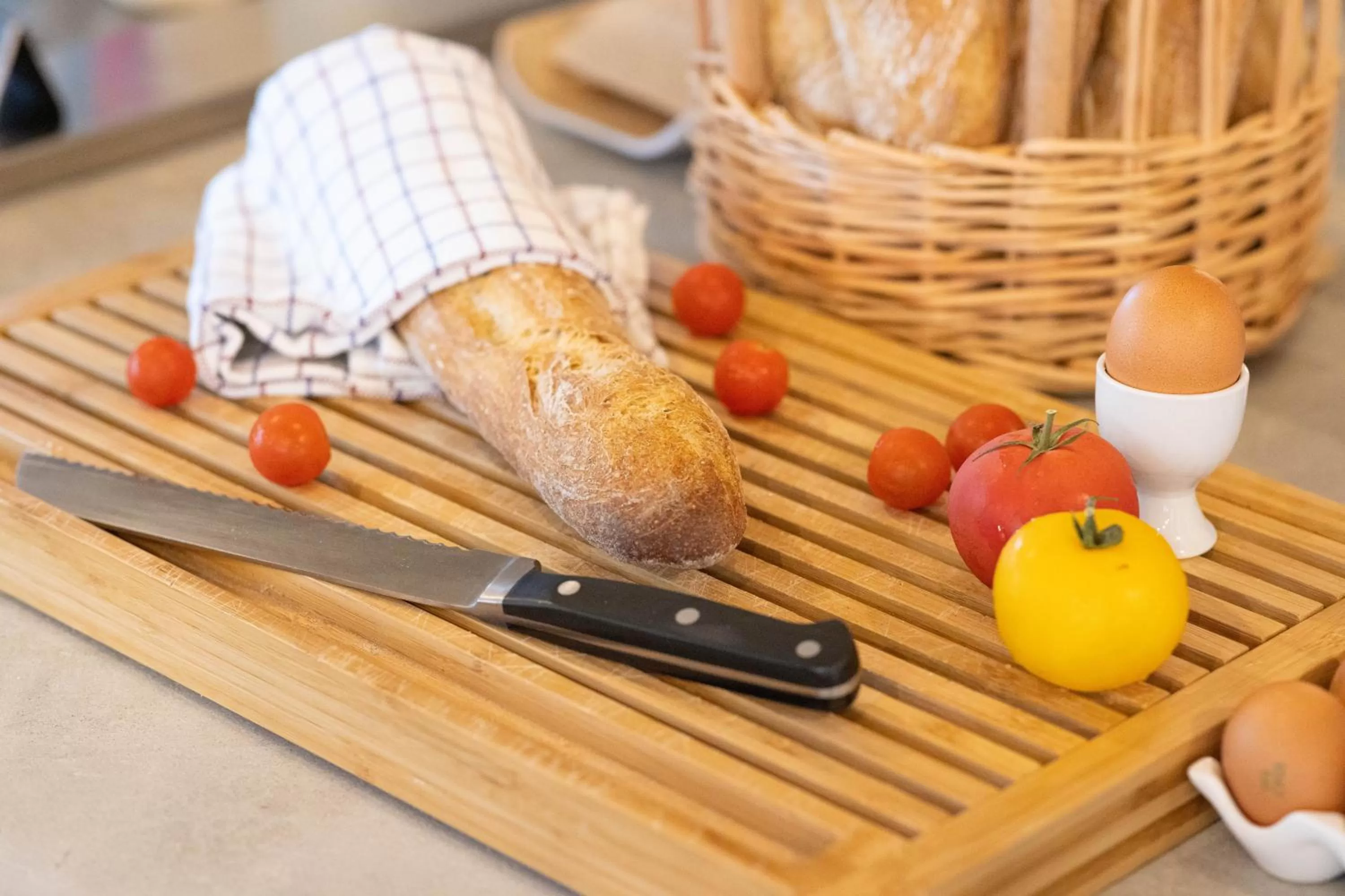 Food and drinks in greet Hotel La Rochelle Centre