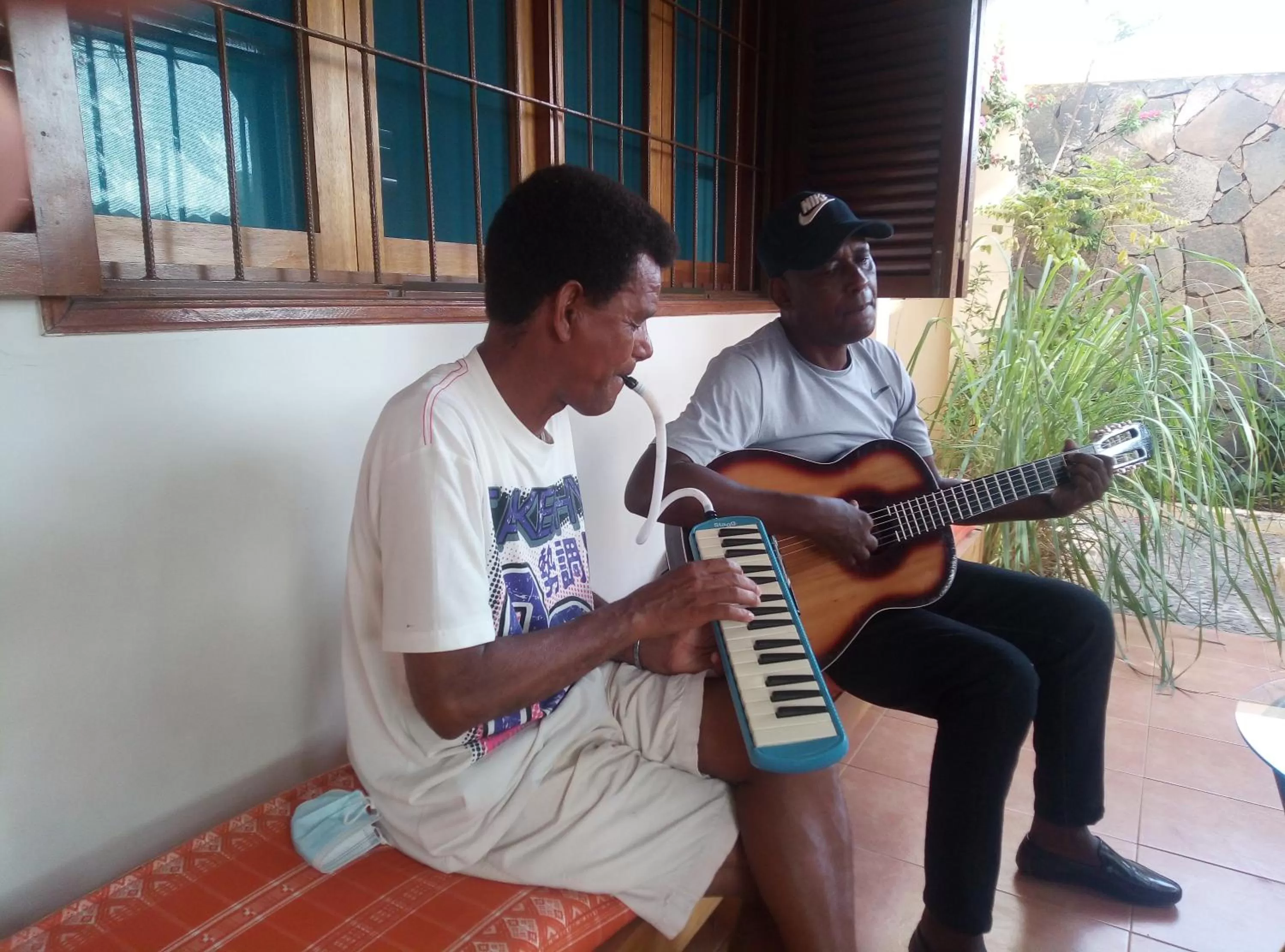 People in O Jardim do Vinho, AC