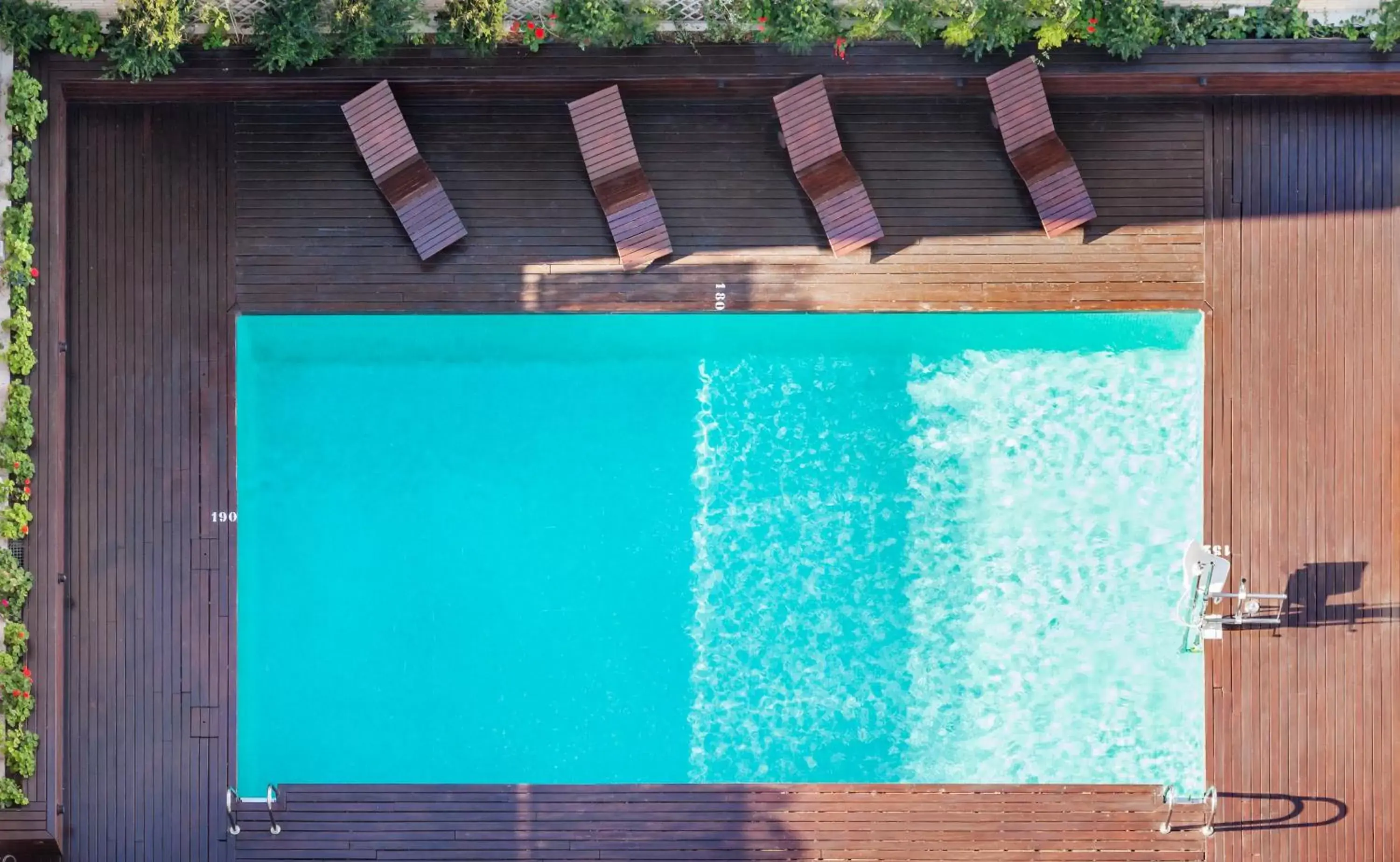 Swimming pool, Pool View in Ilunion Valencia 3