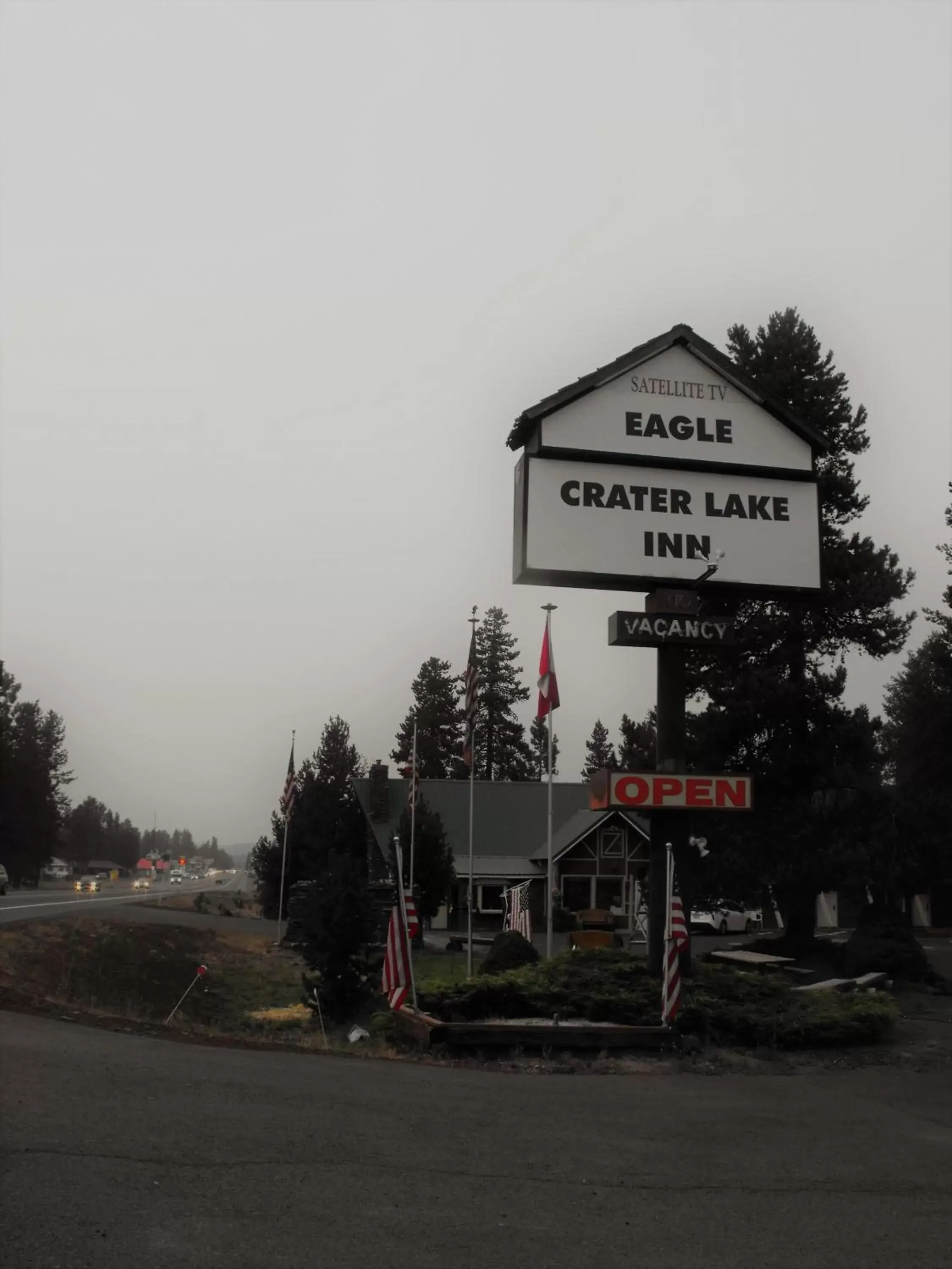 Property Logo/Sign in Eagle Crater Lake Inn