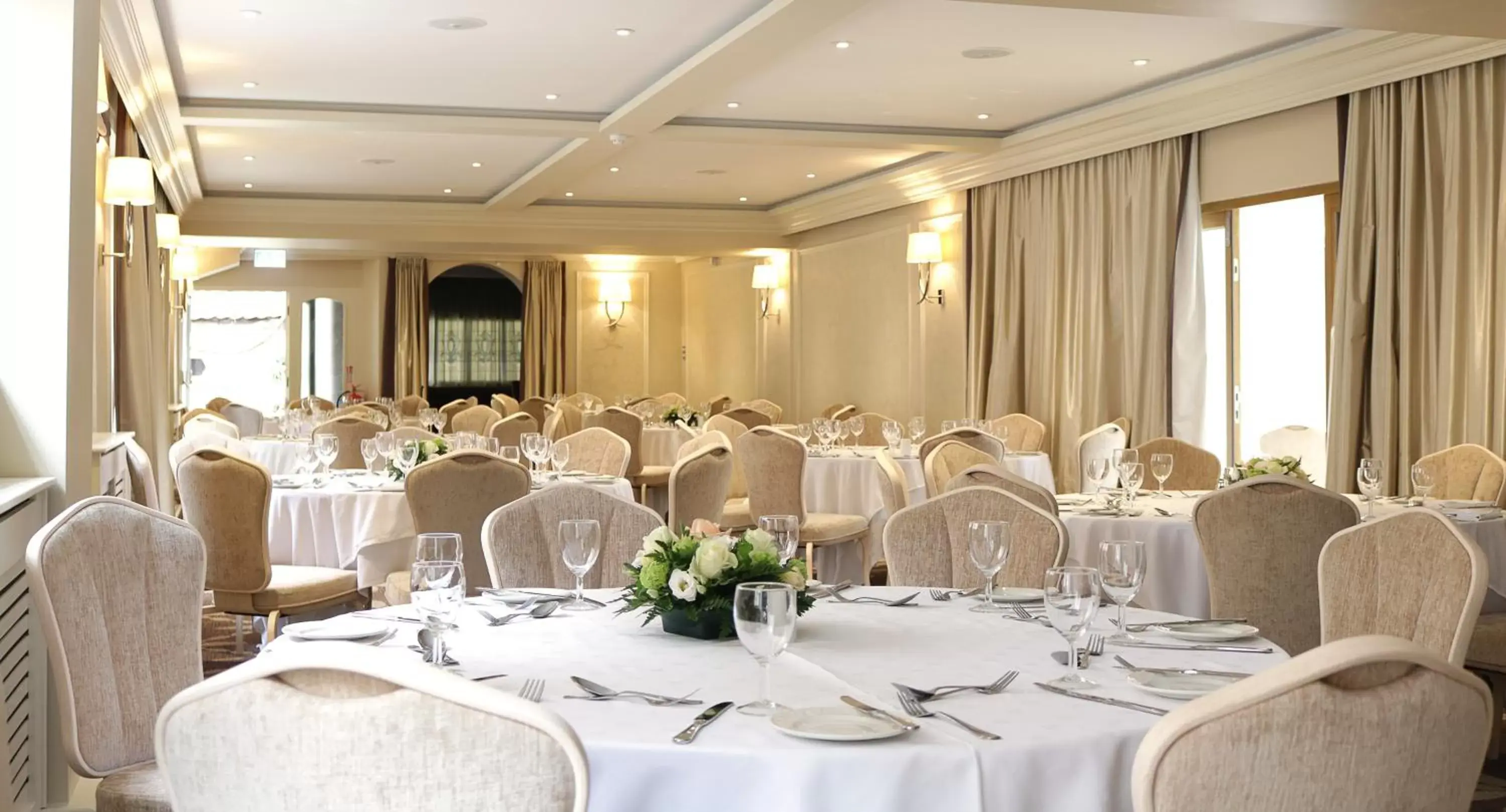 Banquet/Function facilities, Restaurant/Places to Eat in The Swan Hotel, Wells, Somerset