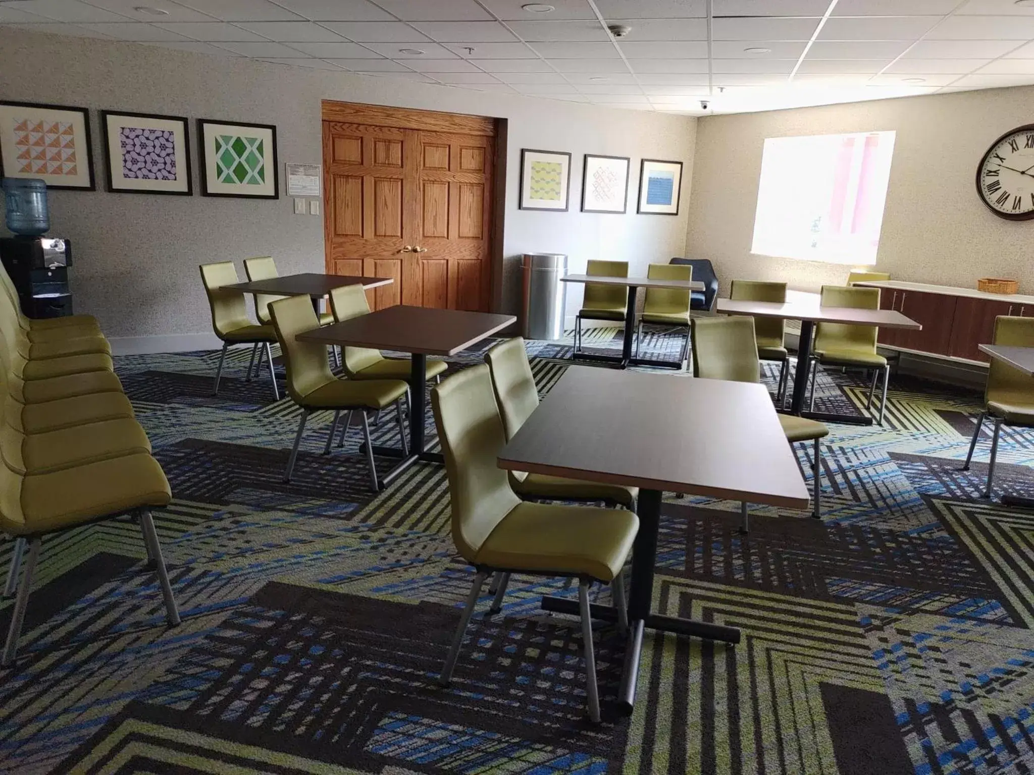 Meeting/conference room, Lounge/Bar in Holiday Inn Express Murrysville - Delmont, an IHG Hotel