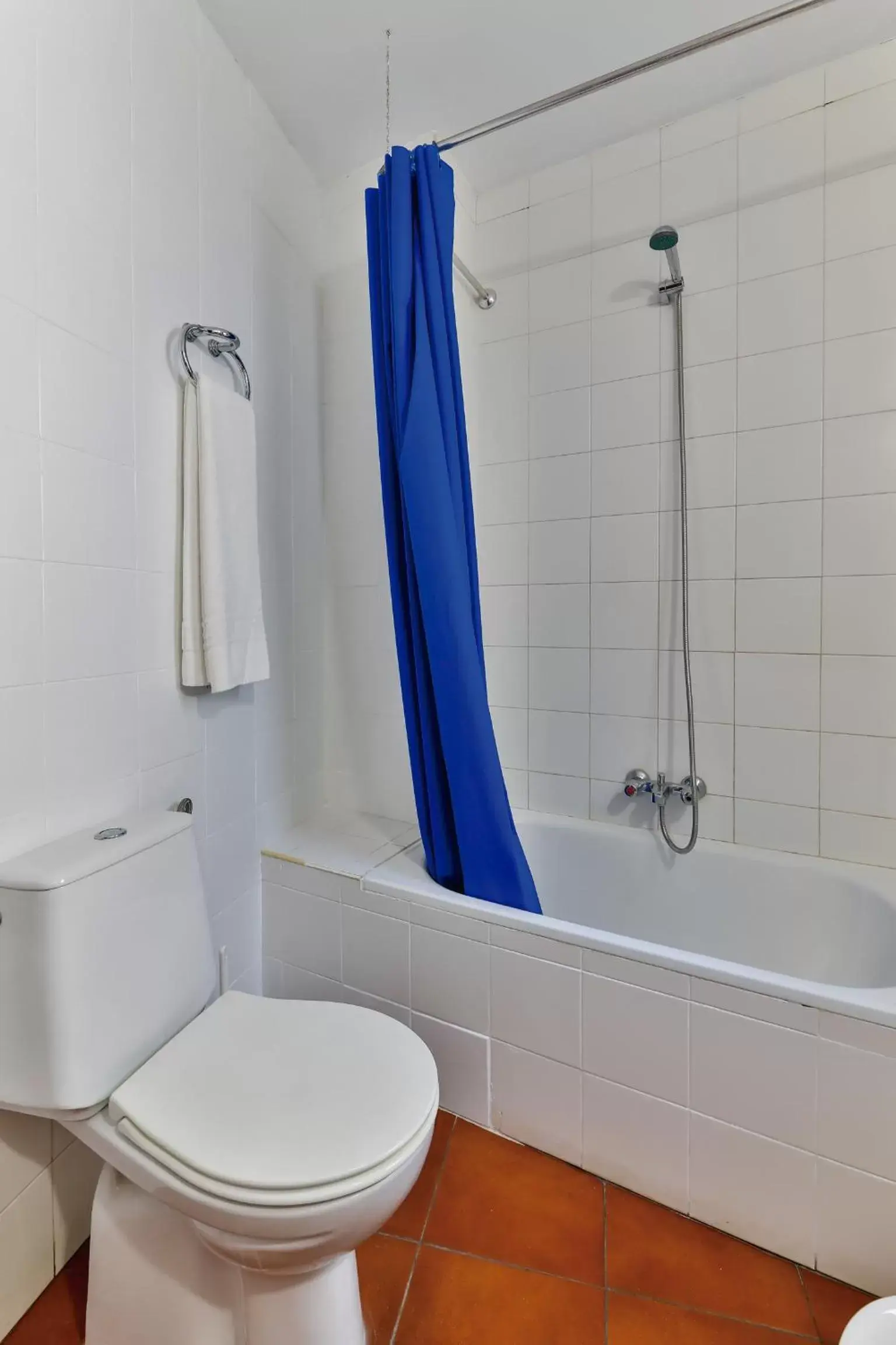 Bathroom in Hostal Alfonso XI