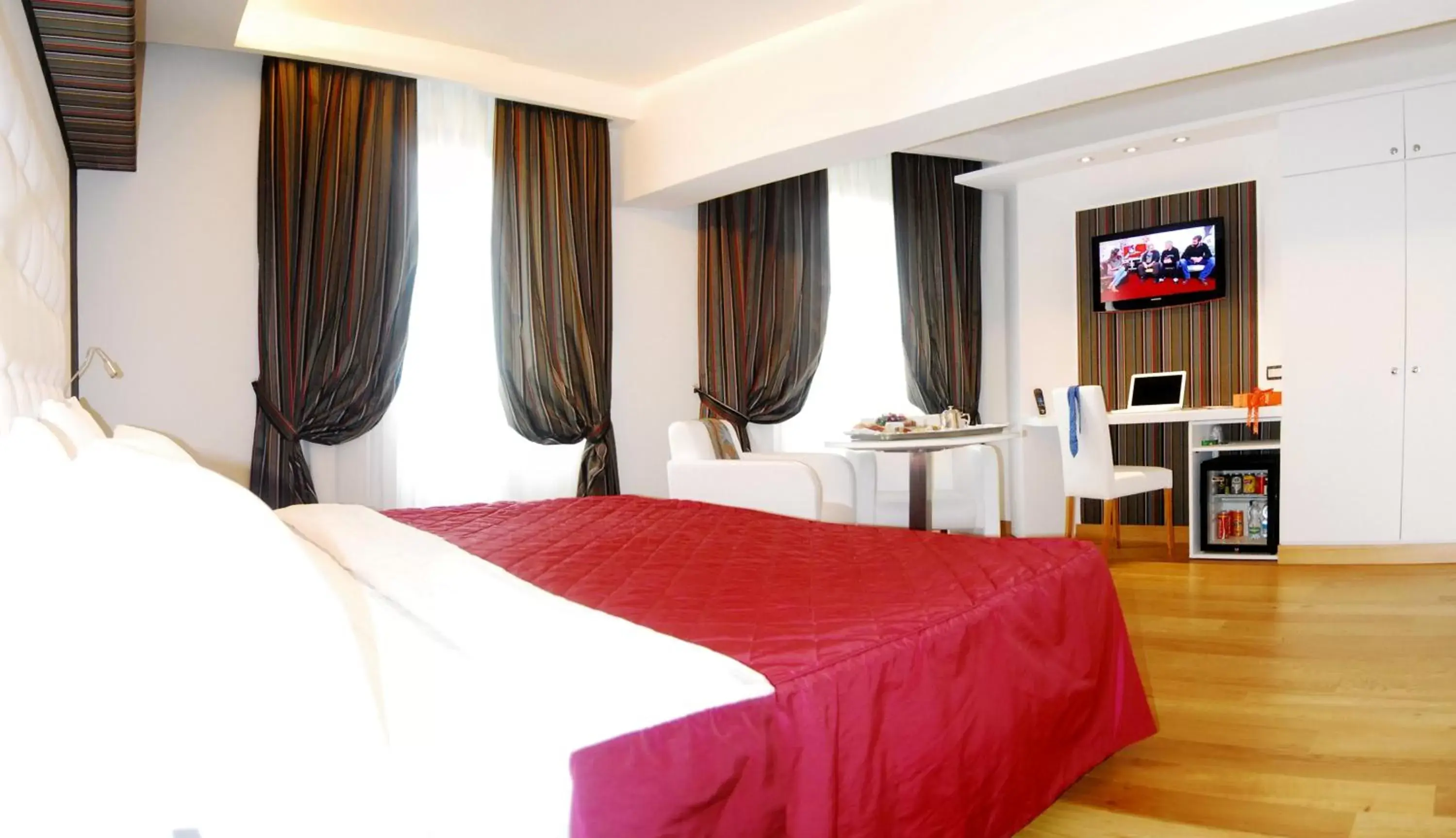 Bed in Hotel Royal Caserta