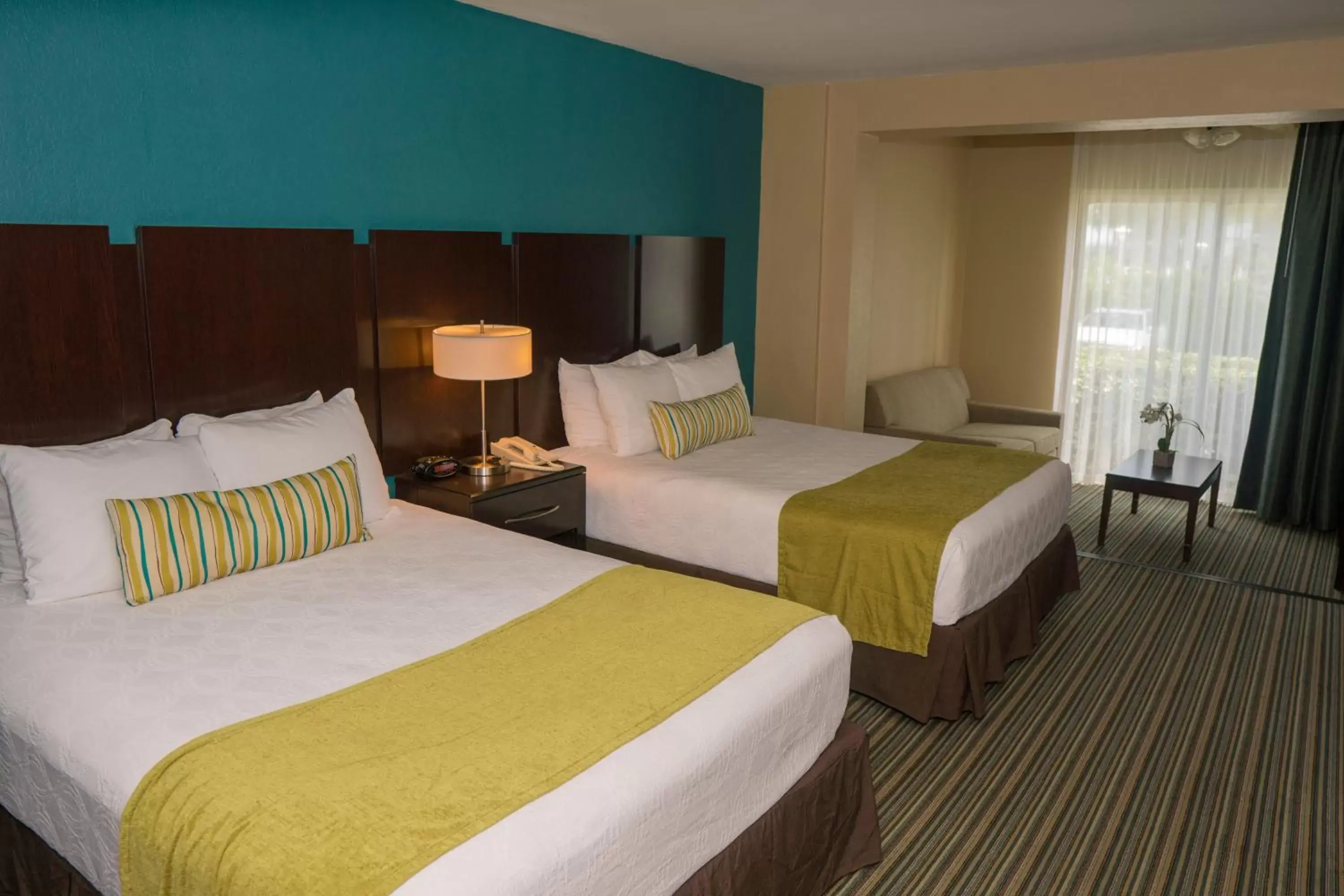 Photo of the whole room, Bed in Best Western On The Bay Inn & Marina