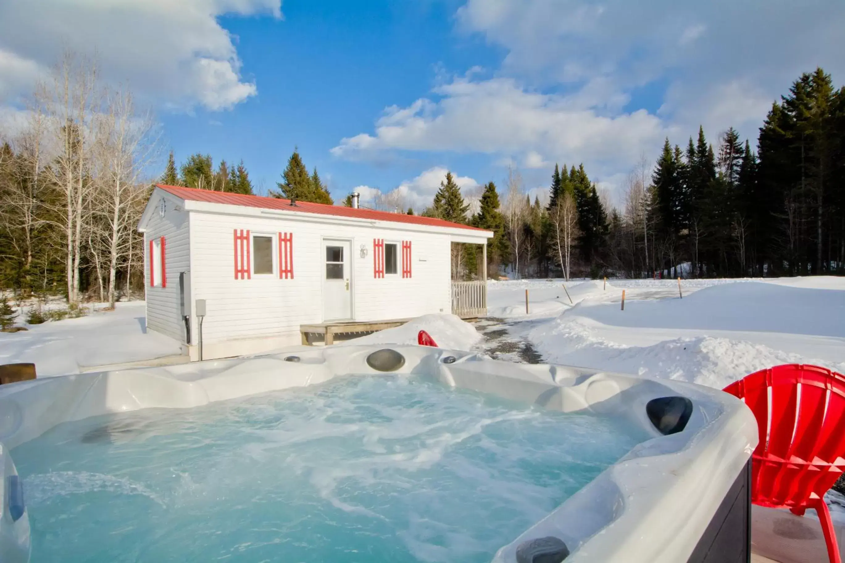 Winter, Property Building in Camping Chalets Spas Pignons Rouges