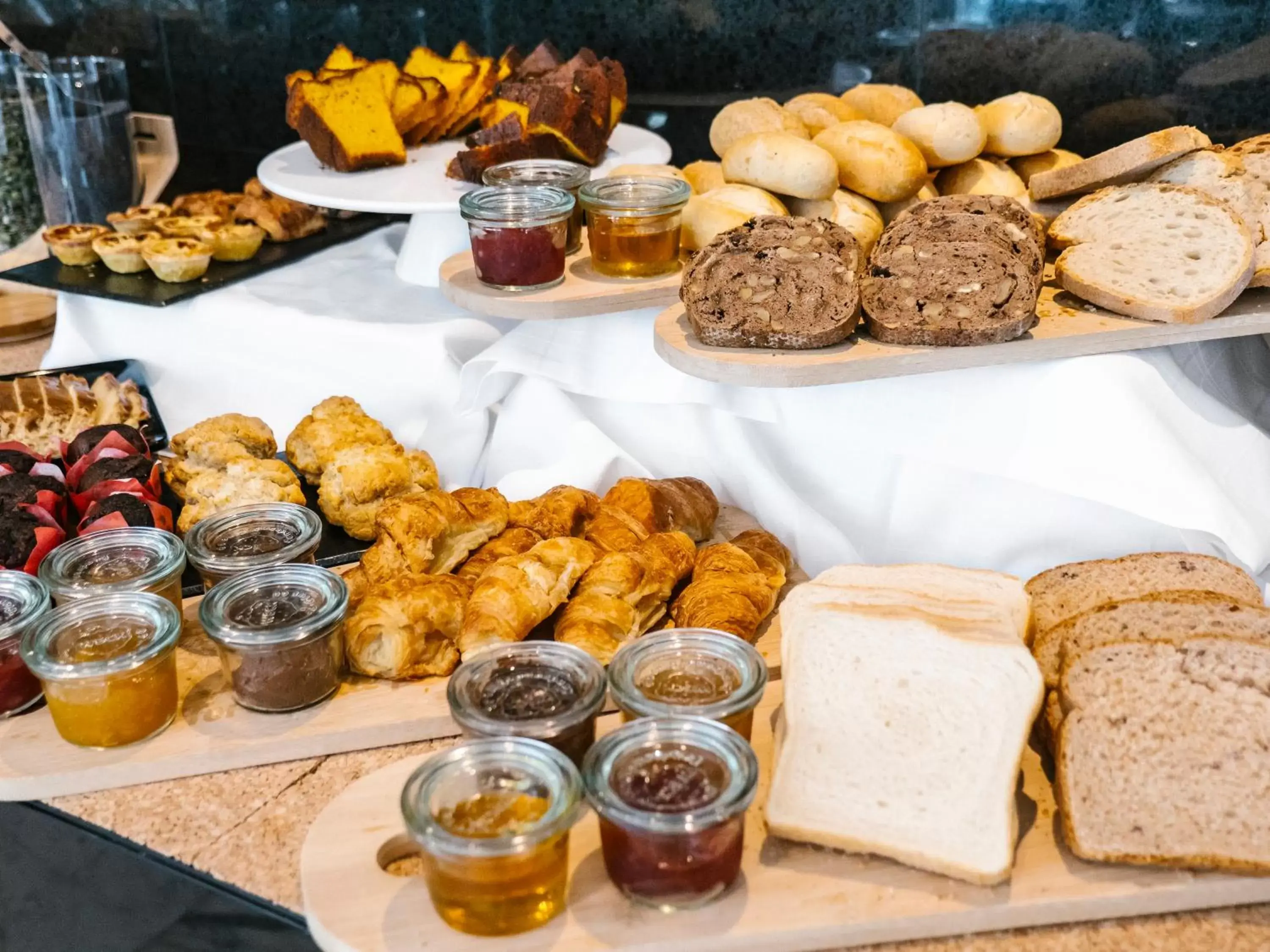 Buffet breakfast, Breakfast in Topazio Vibe Beach Hotel & Apartments