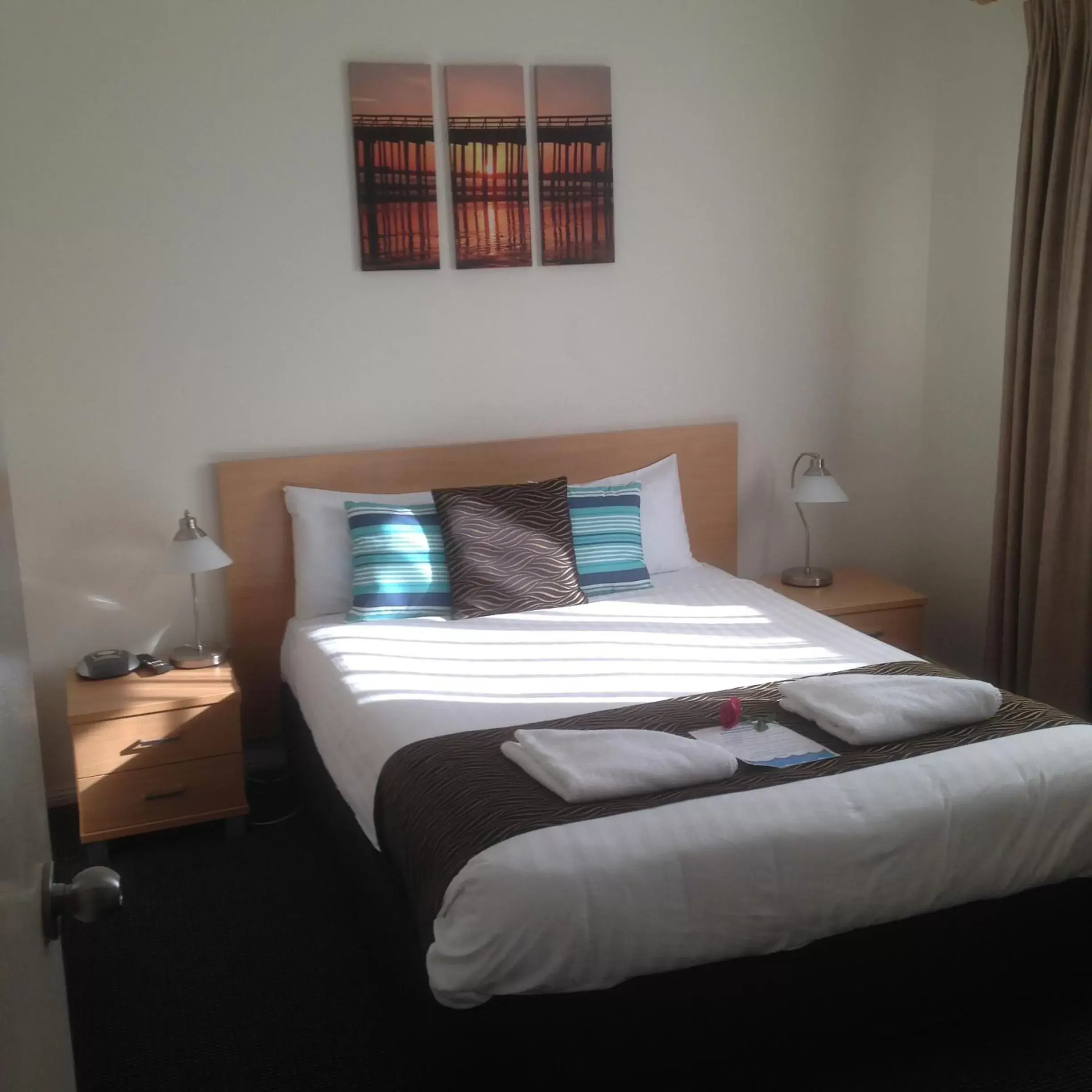 Bed, Room Photo in Beaches Serviced Apartments