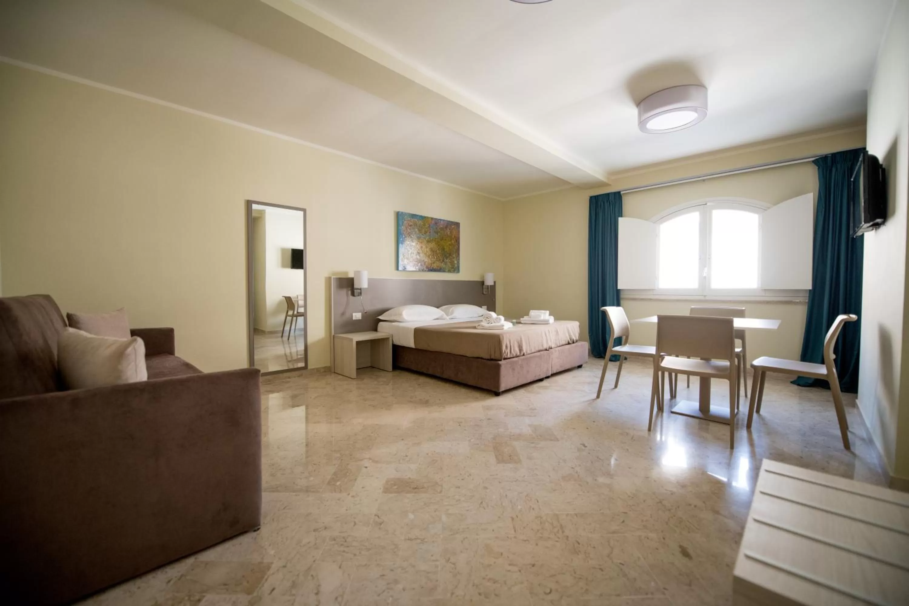 Living room, Bed in Historico Loft & Rooms Palazzo Adragna XIX