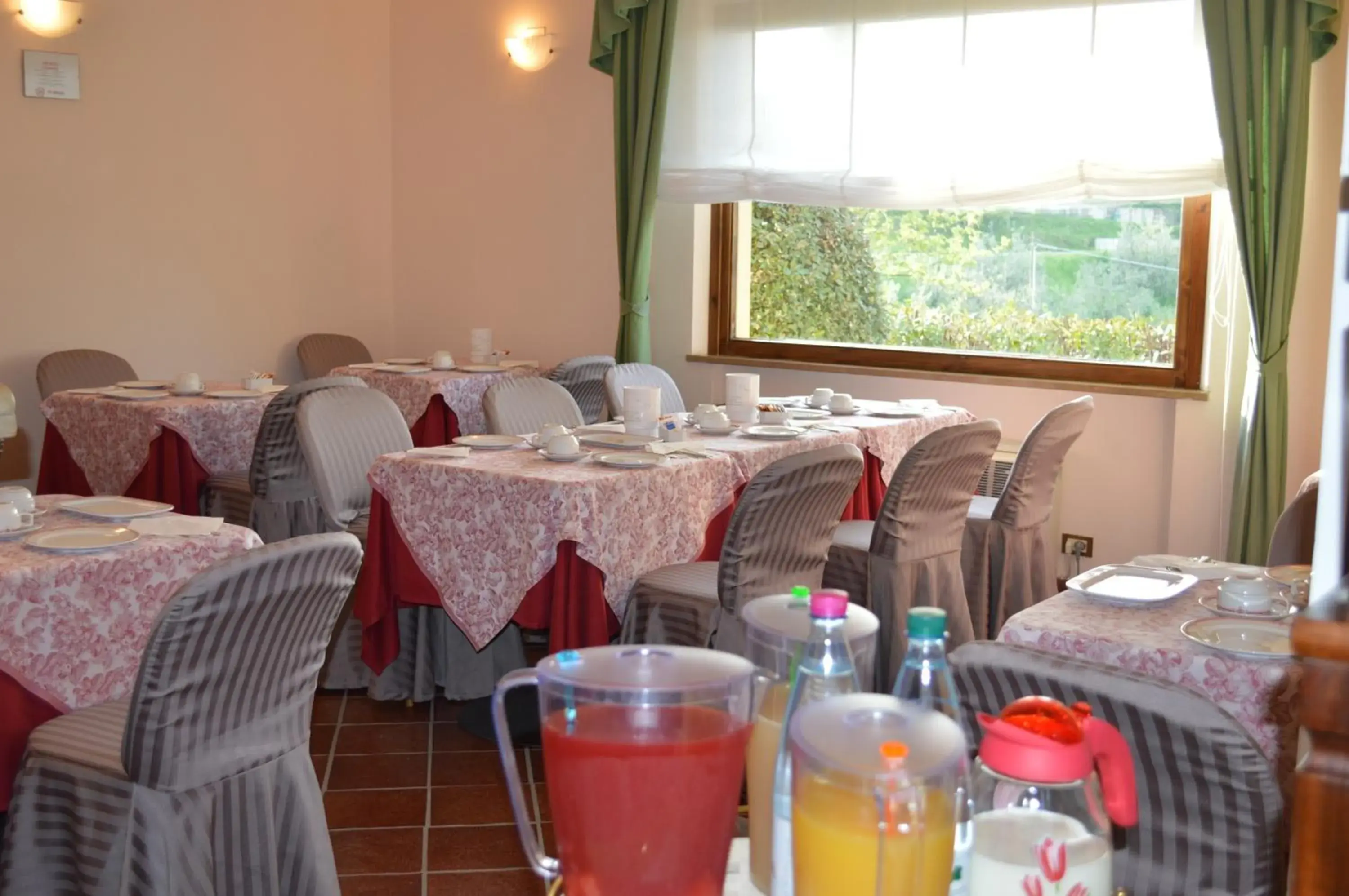 Area and facilities, Restaurant/Places to Eat in Le Volpaie