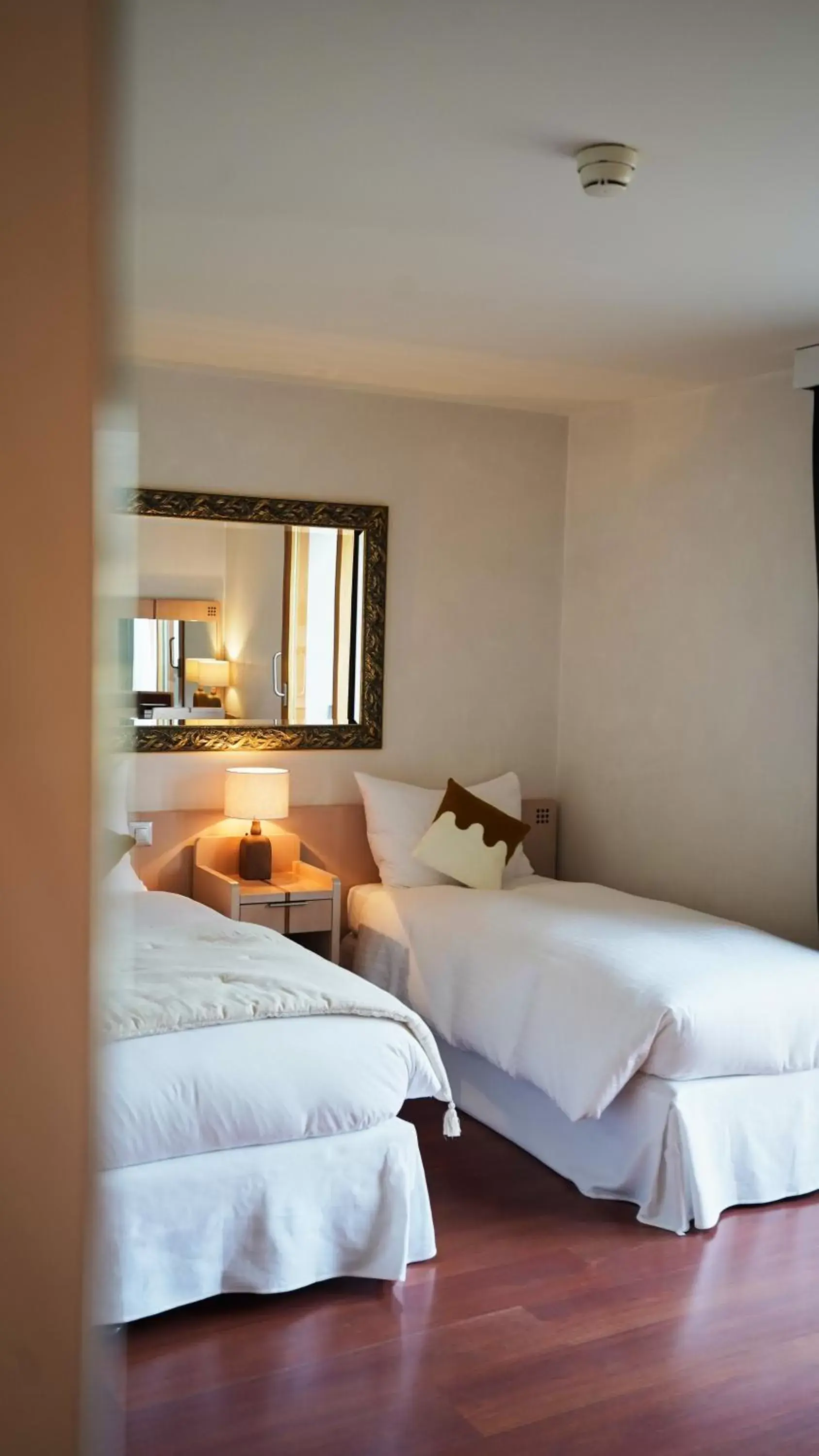 Bedroom, Bed in Hôtel Real