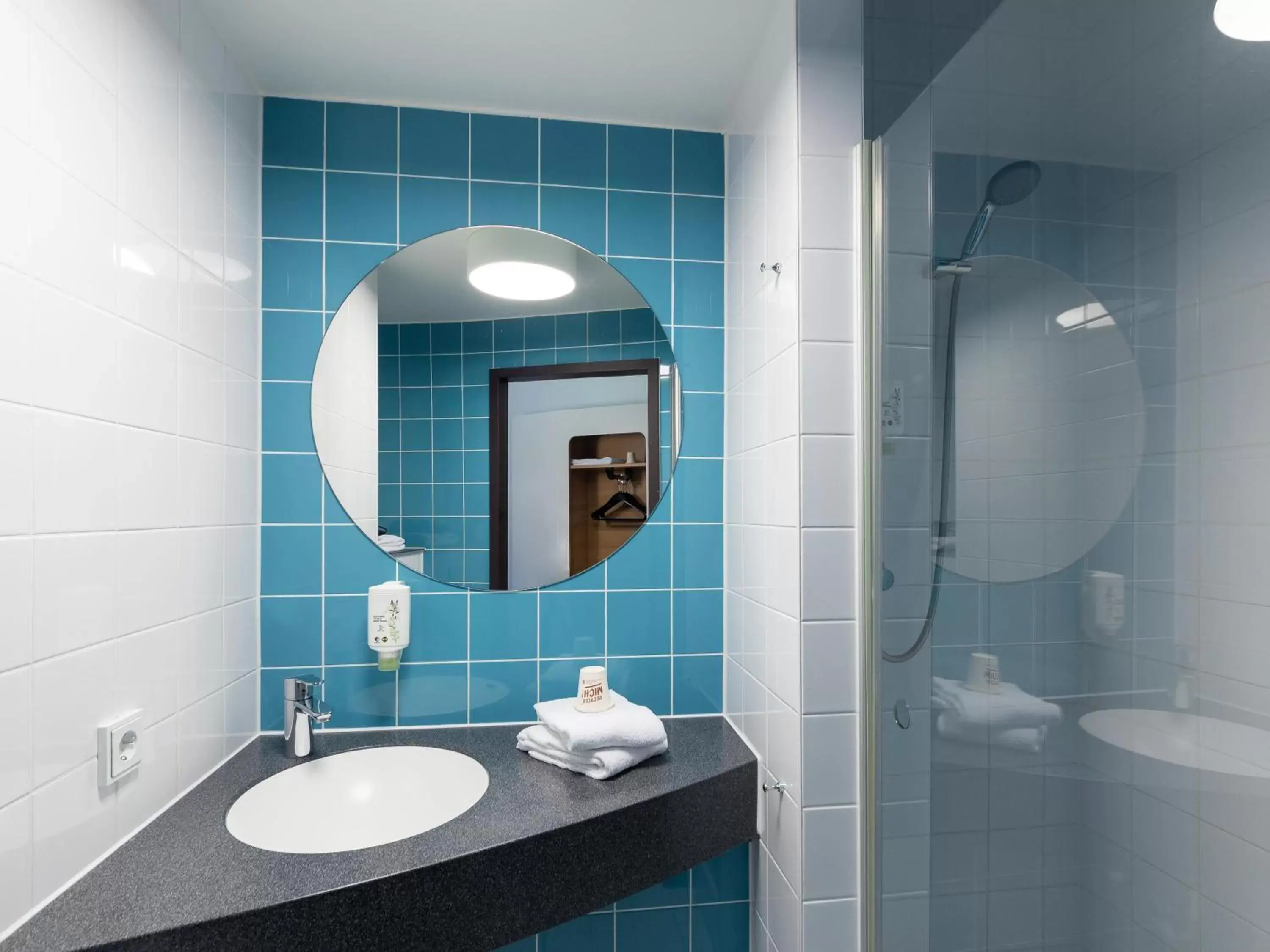 Shower, Bathroom in B&B Hotel Wuppertal