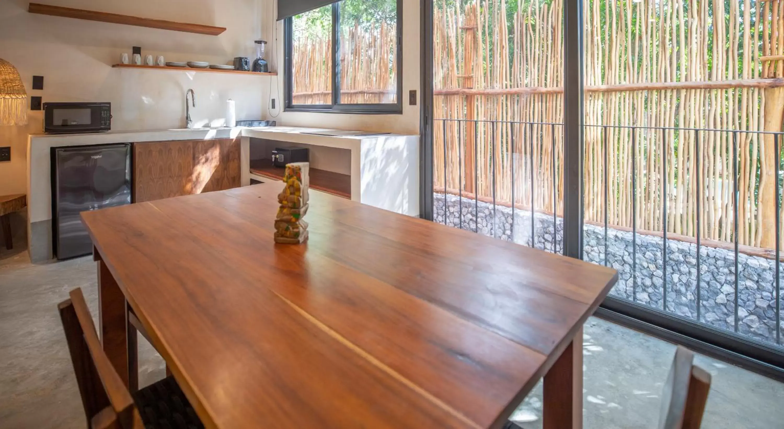 Coffee/tea facilities, Dining Area in Nuee Tulum