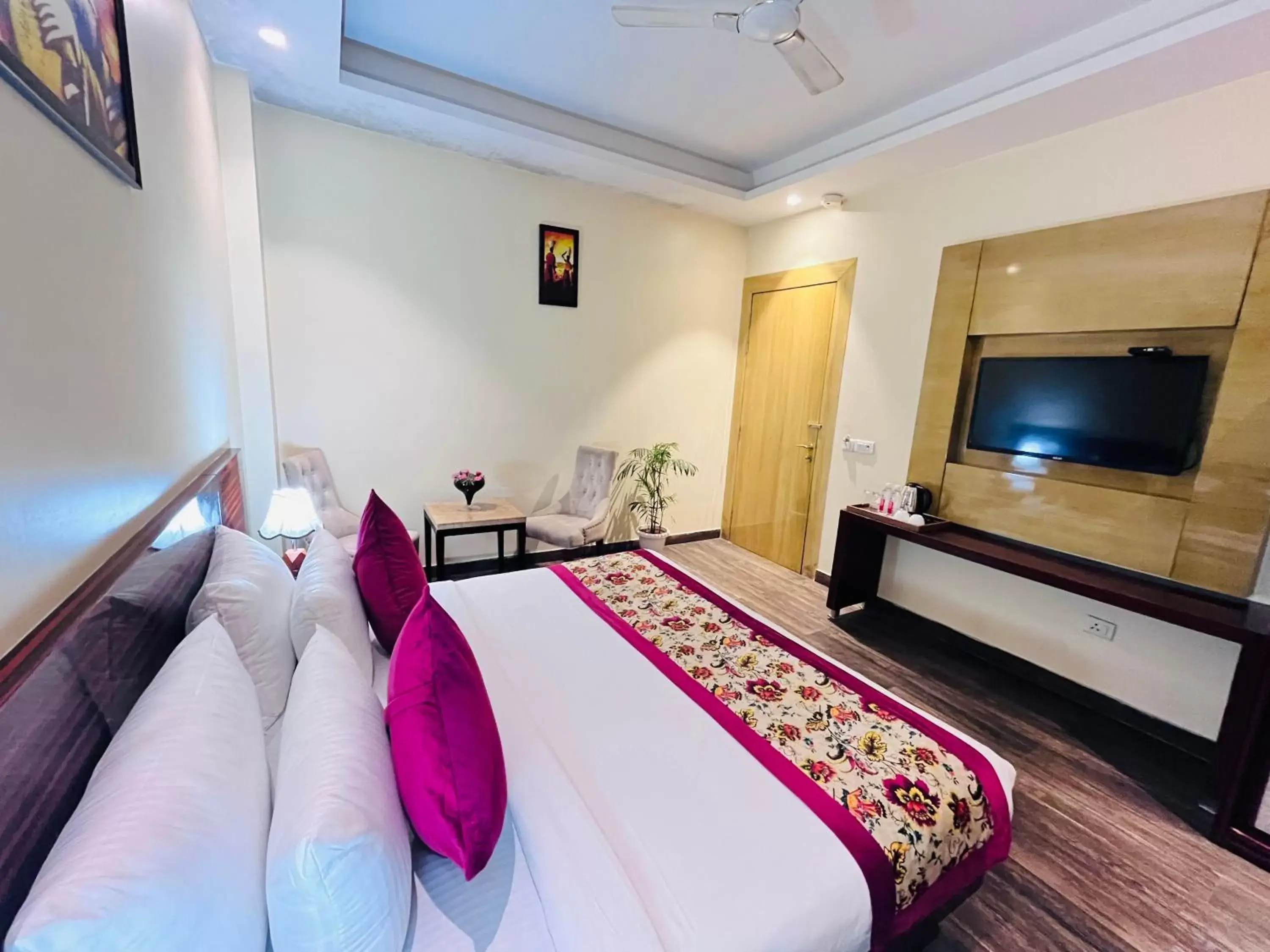 Bed in Hotel Banz - Near Delhi International Airport