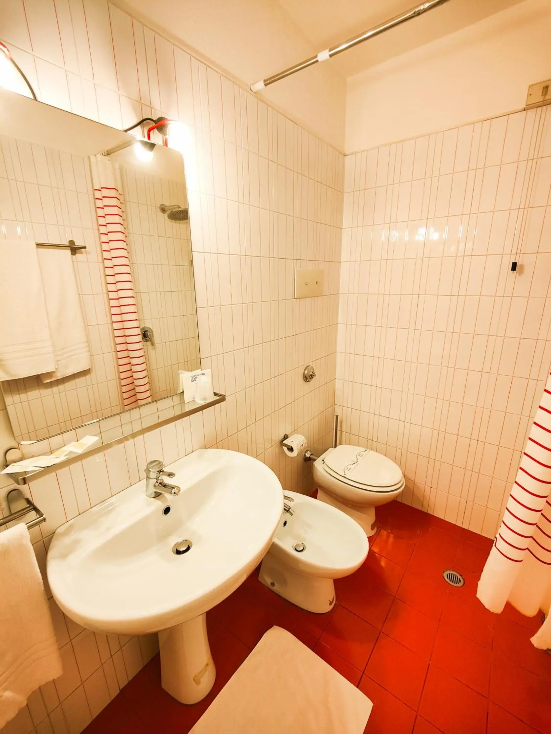 Bathroom in Hotel Meublè Tenesi