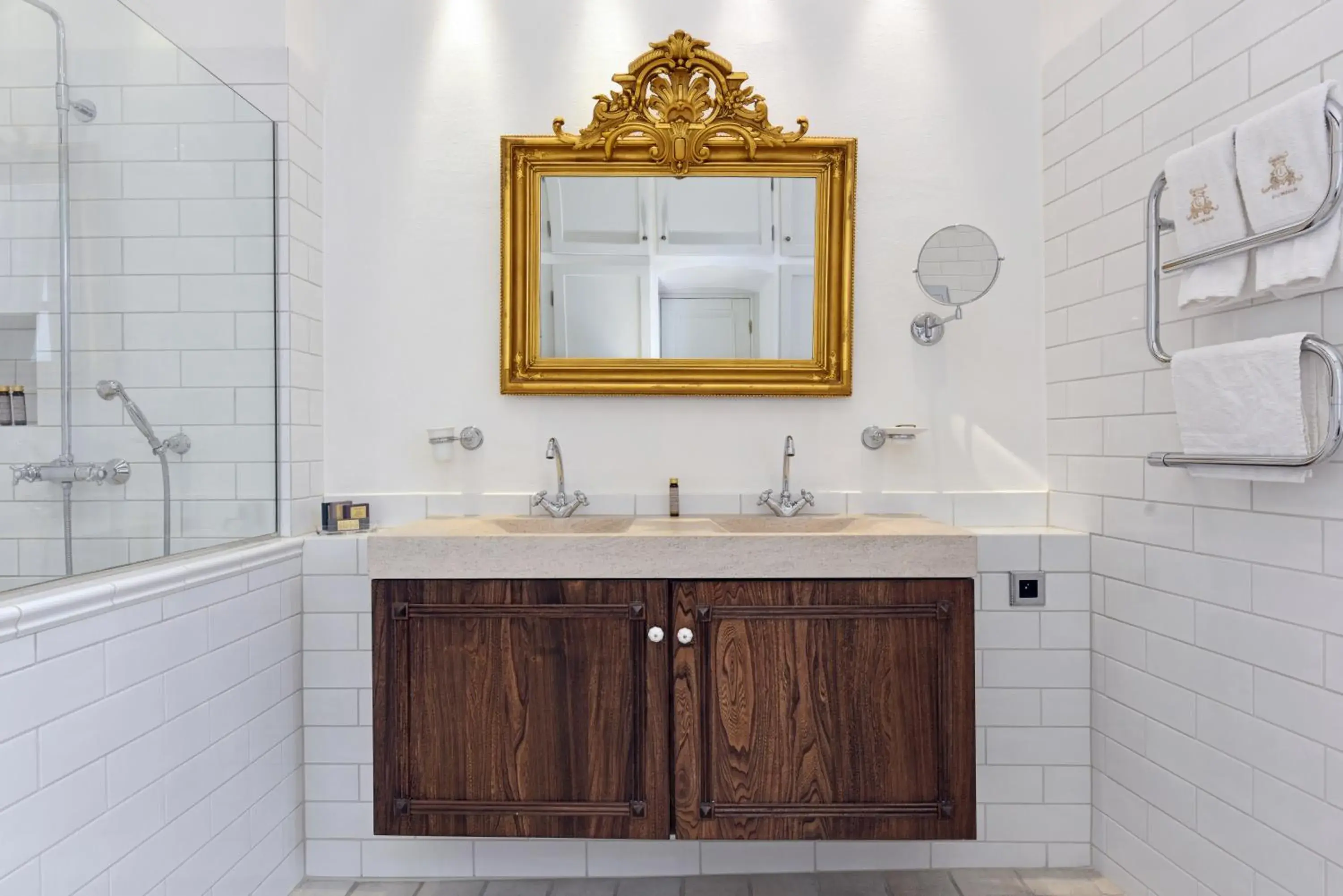 Bathroom in Château Le Cagnard