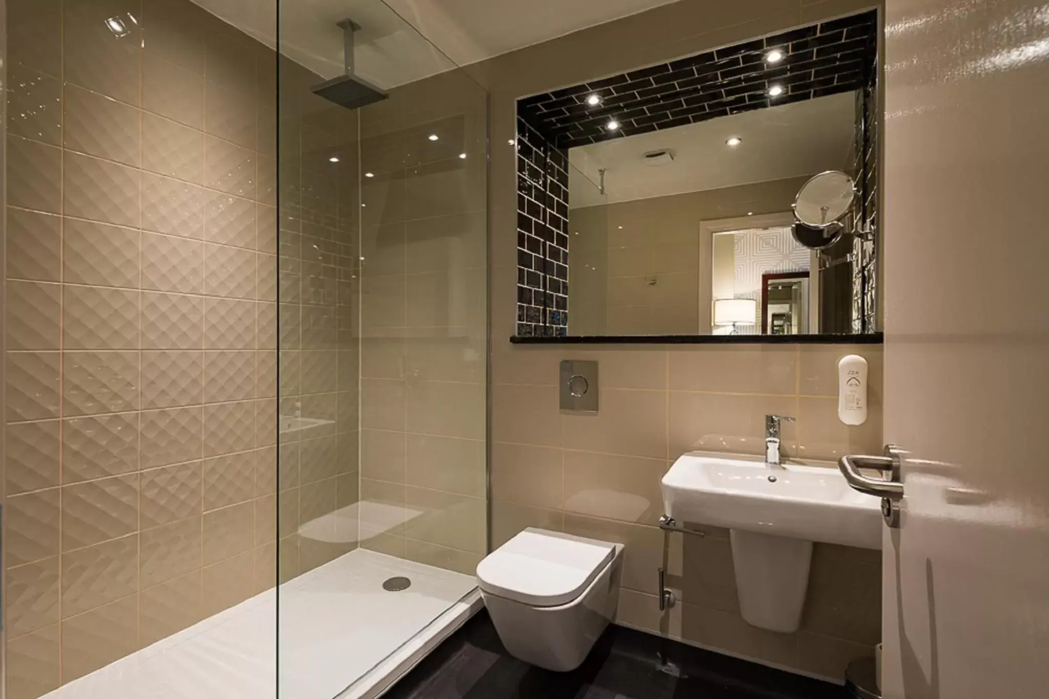 Shower, Bathroom in Admiral of the Humber Wetherspoon