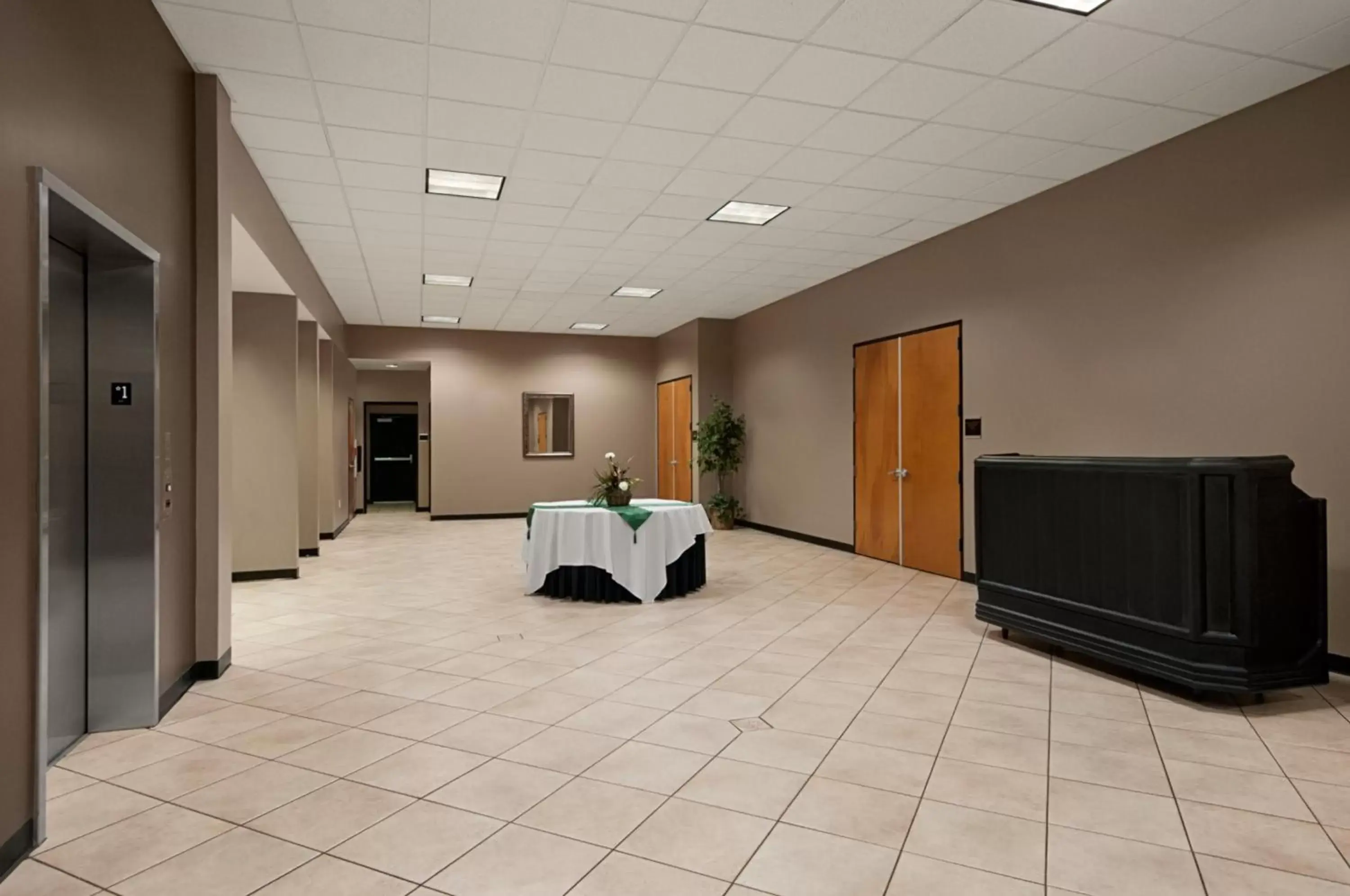 Lobby or reception in Wingate by Wyndham and Williamson Conference Center