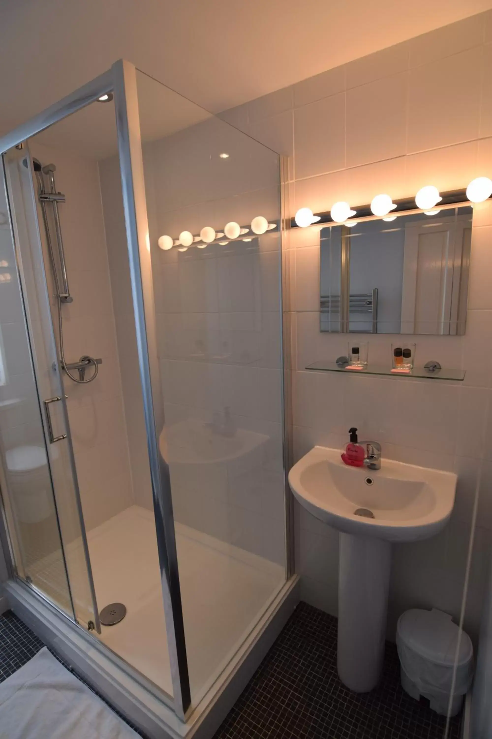 Shower, Bathroom in Castle Lodge