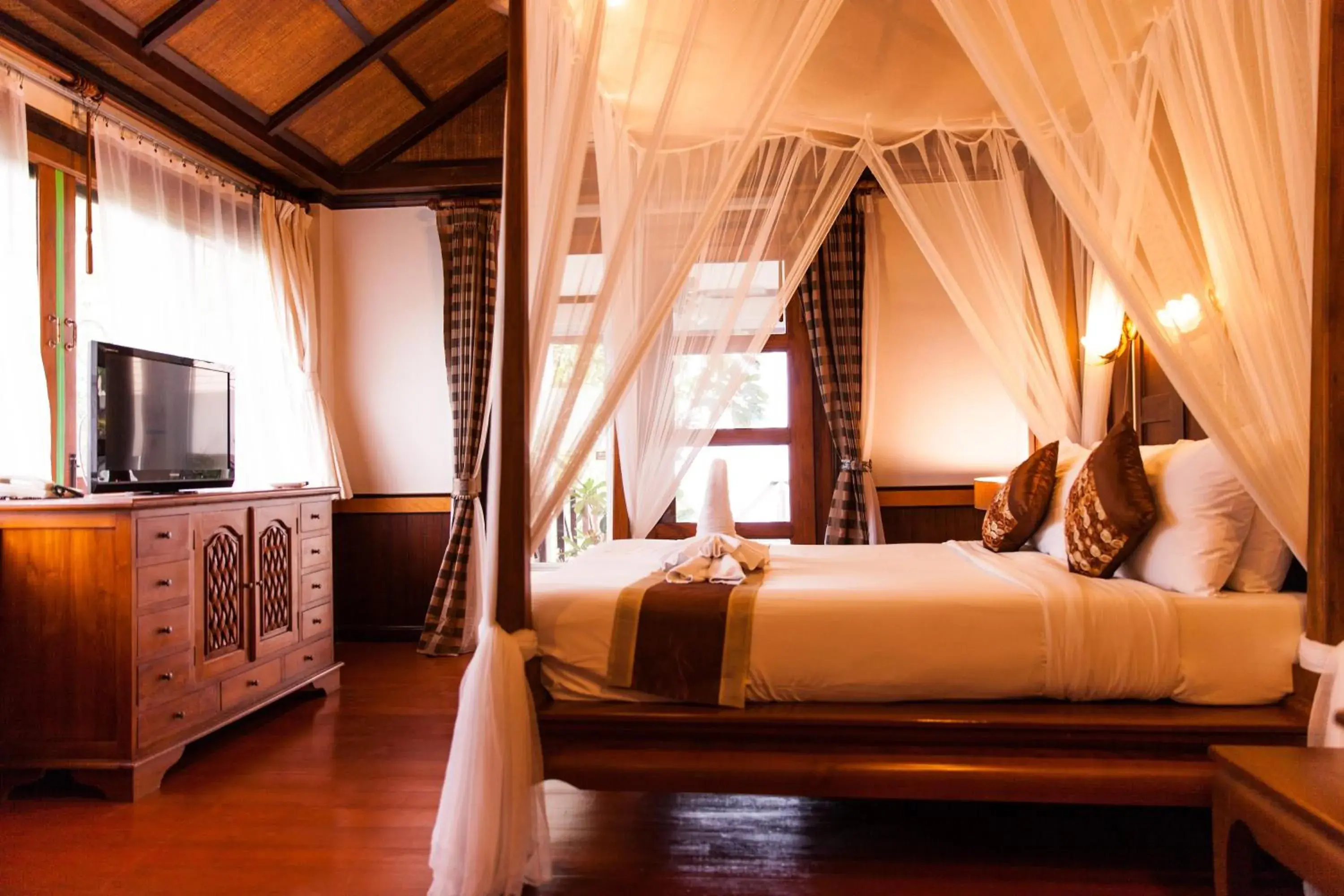 Bed in Coco Palm Beach Resort - SHA Extra Plus