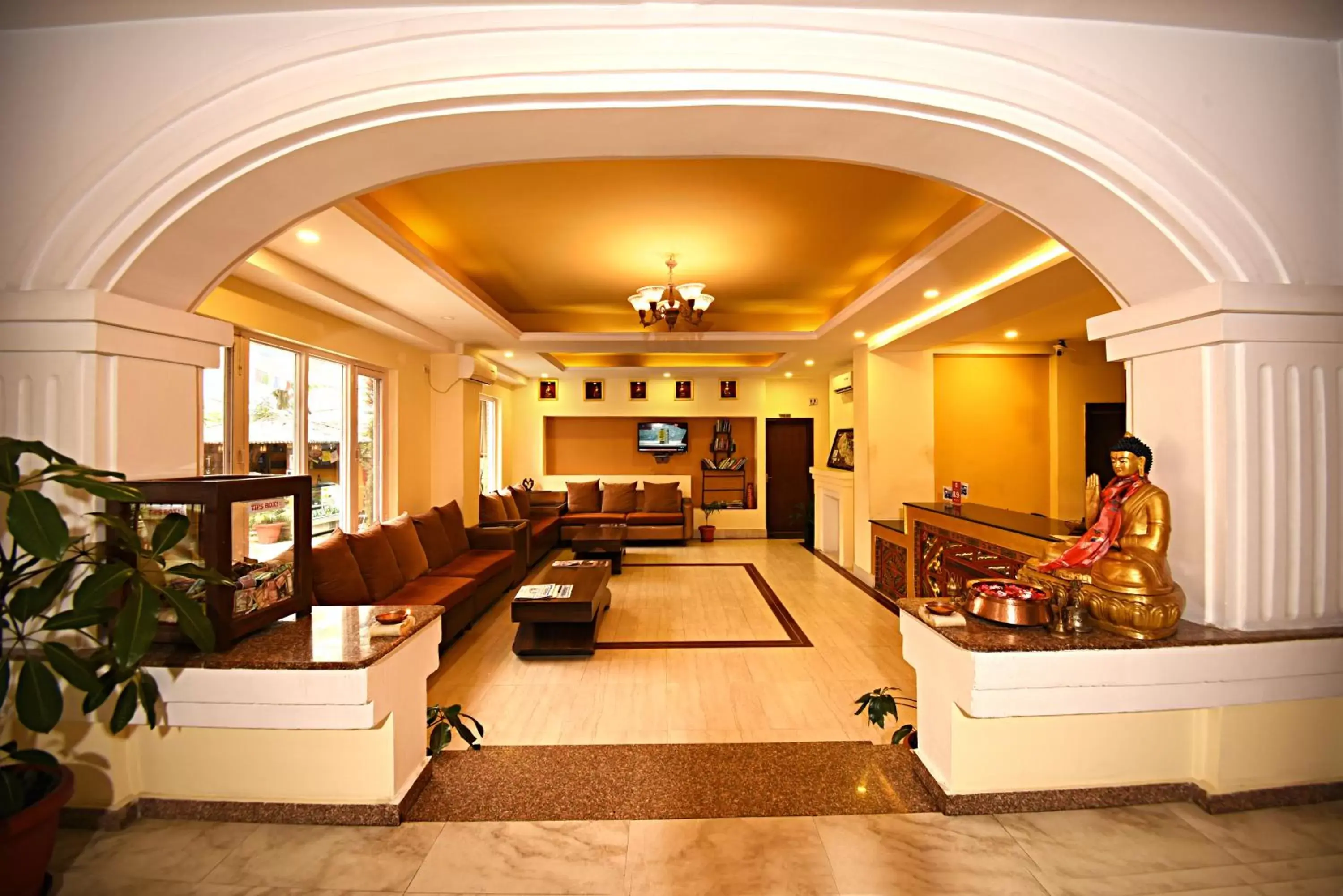 Lobby or reception in DOM Himalaya Hotel