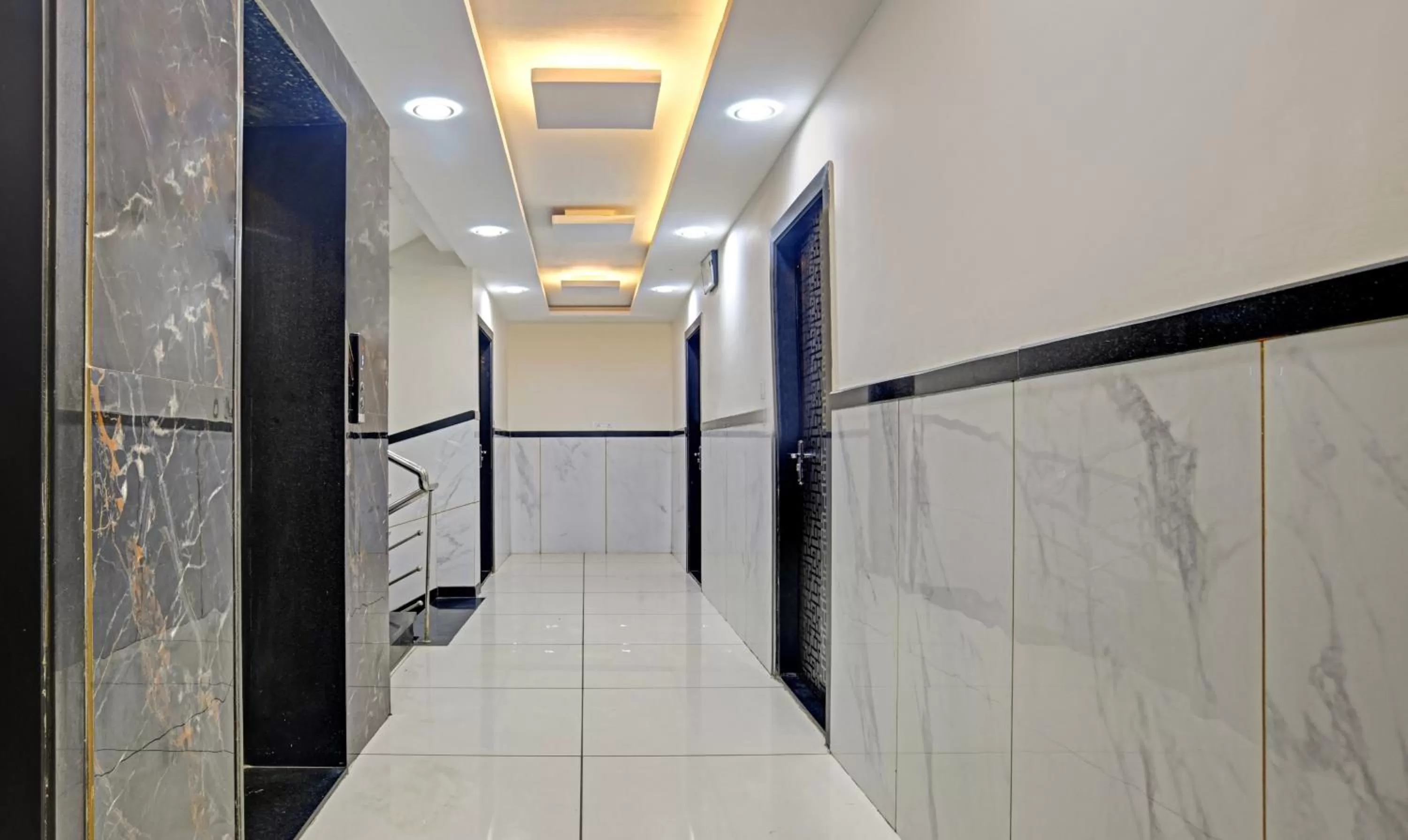 Lobby or reception in Treebo Jayshree Palace C21 Business Park