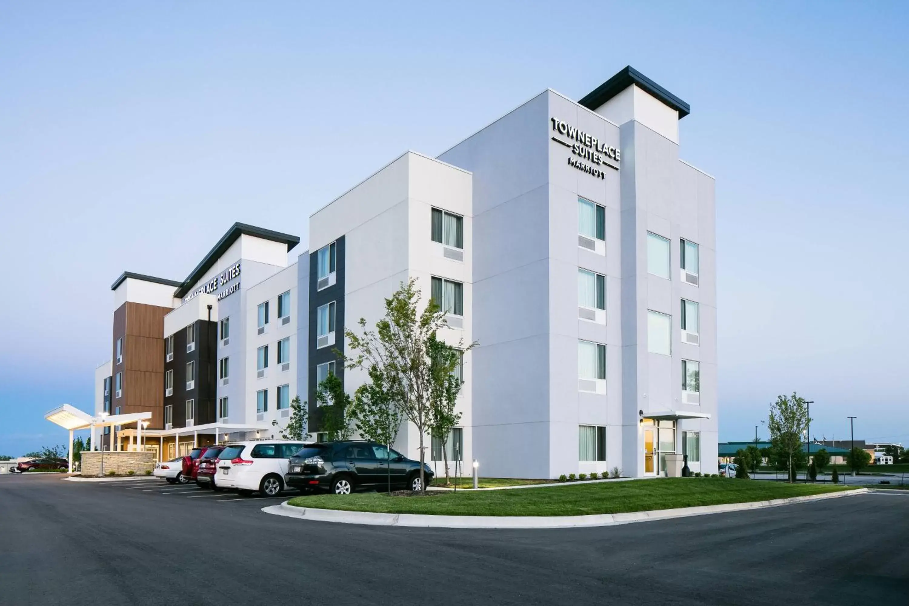 Property Building in TownePlace Suites by Marriott Kansas City Airport