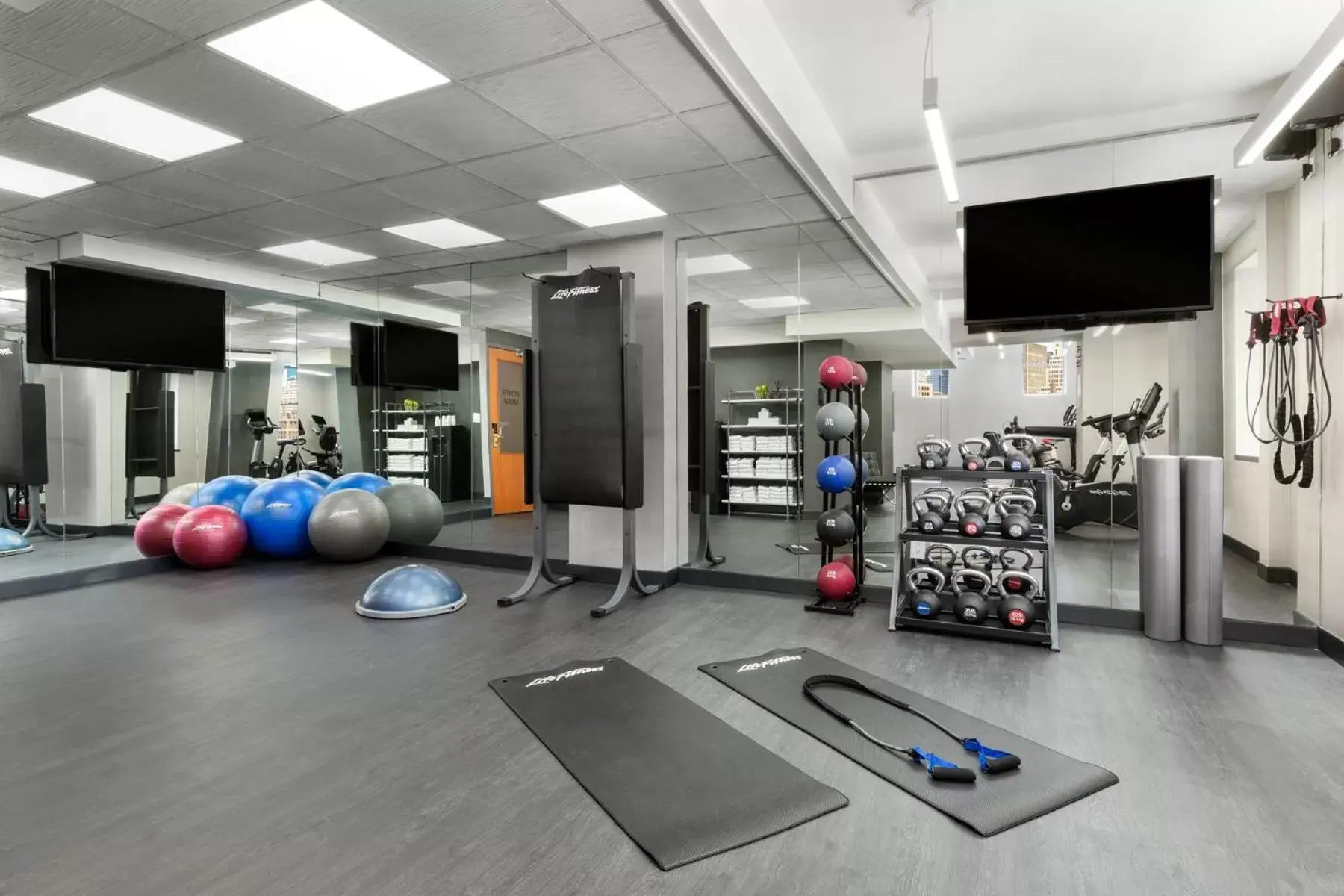 Fitness centre/facilities, Fitness Center/Facilities in Hotel 57 by Luxurban