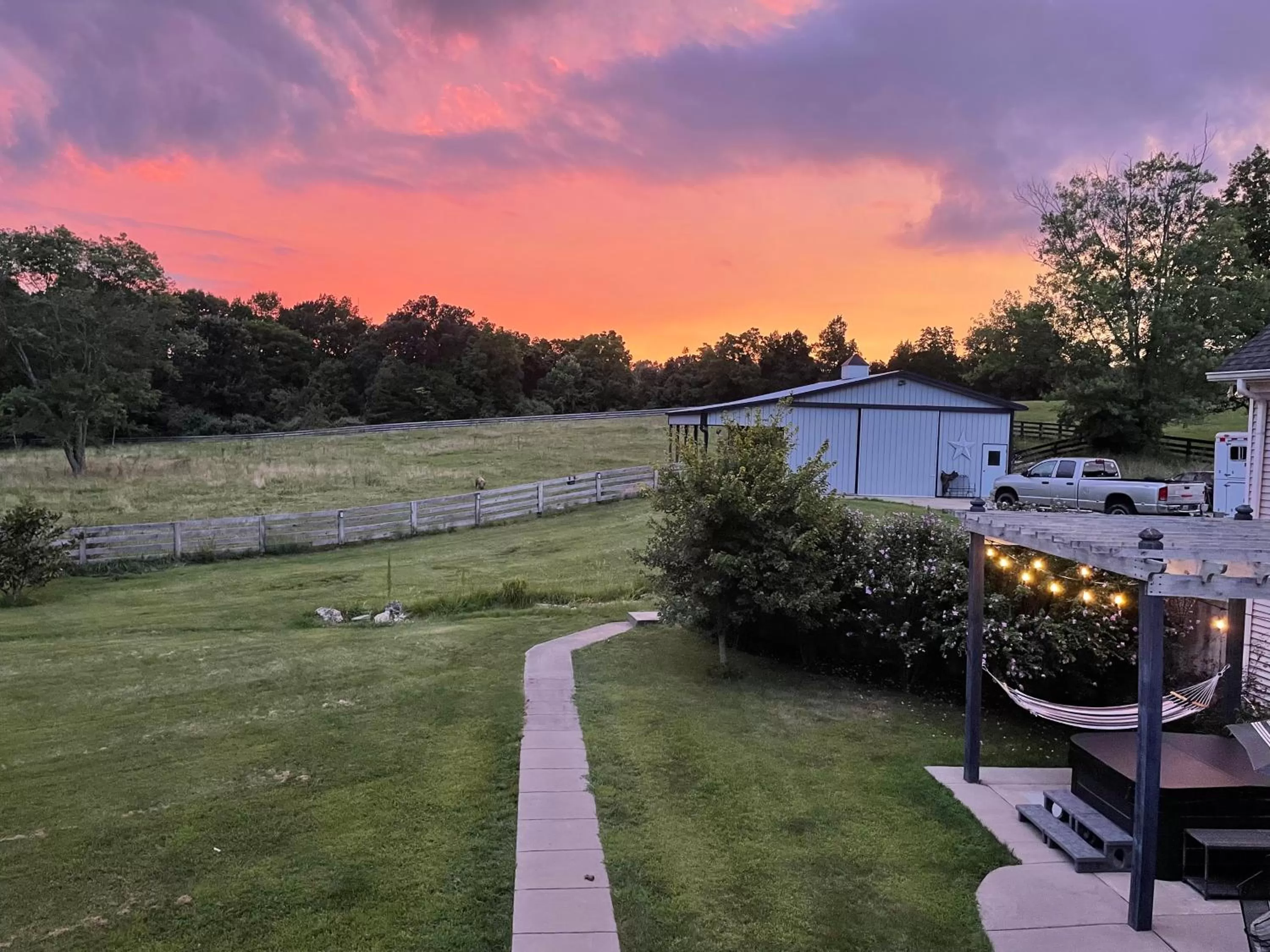 Garden view in Pillow and Paddock B&B