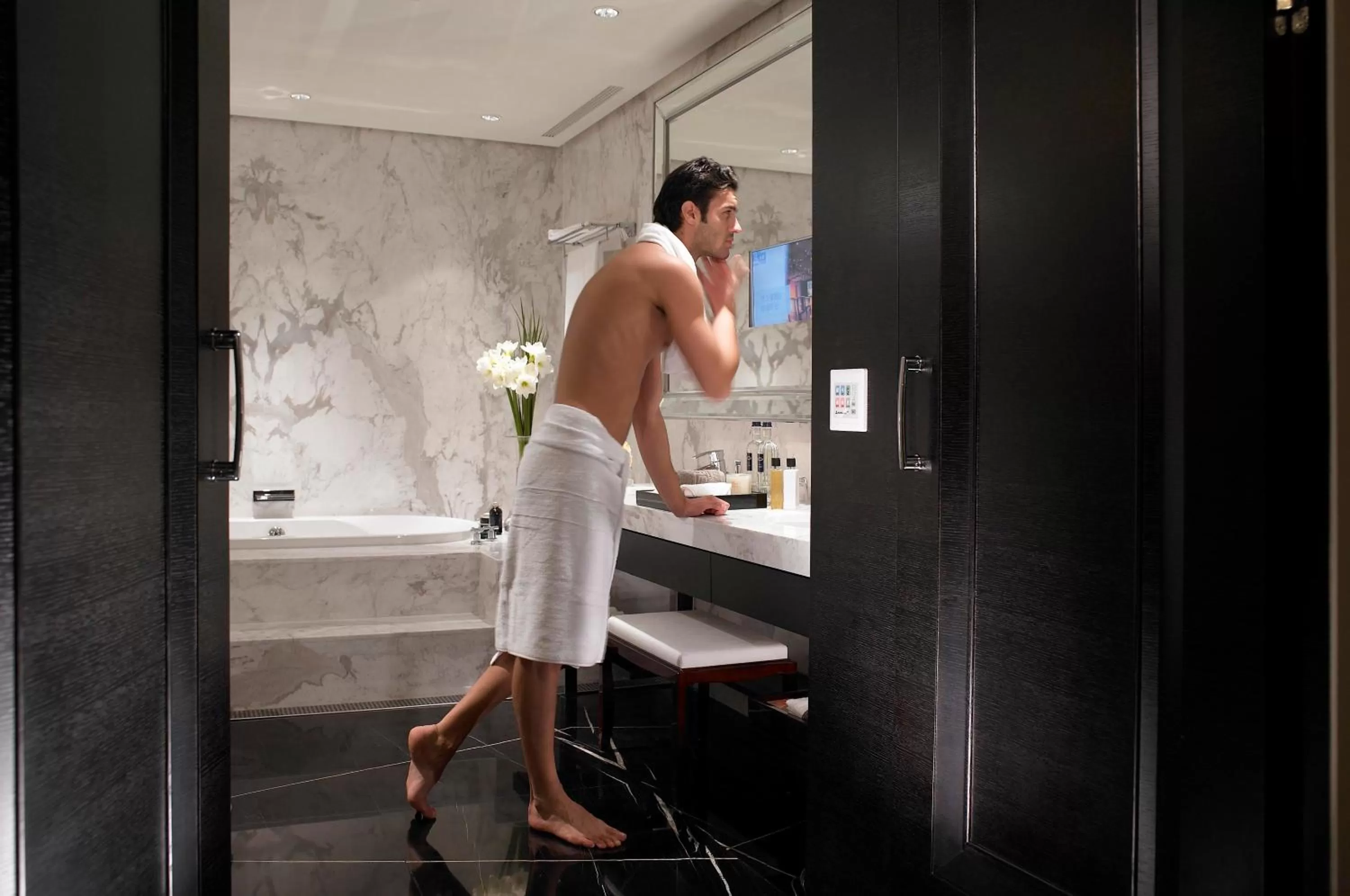 People in Leofoo Residences