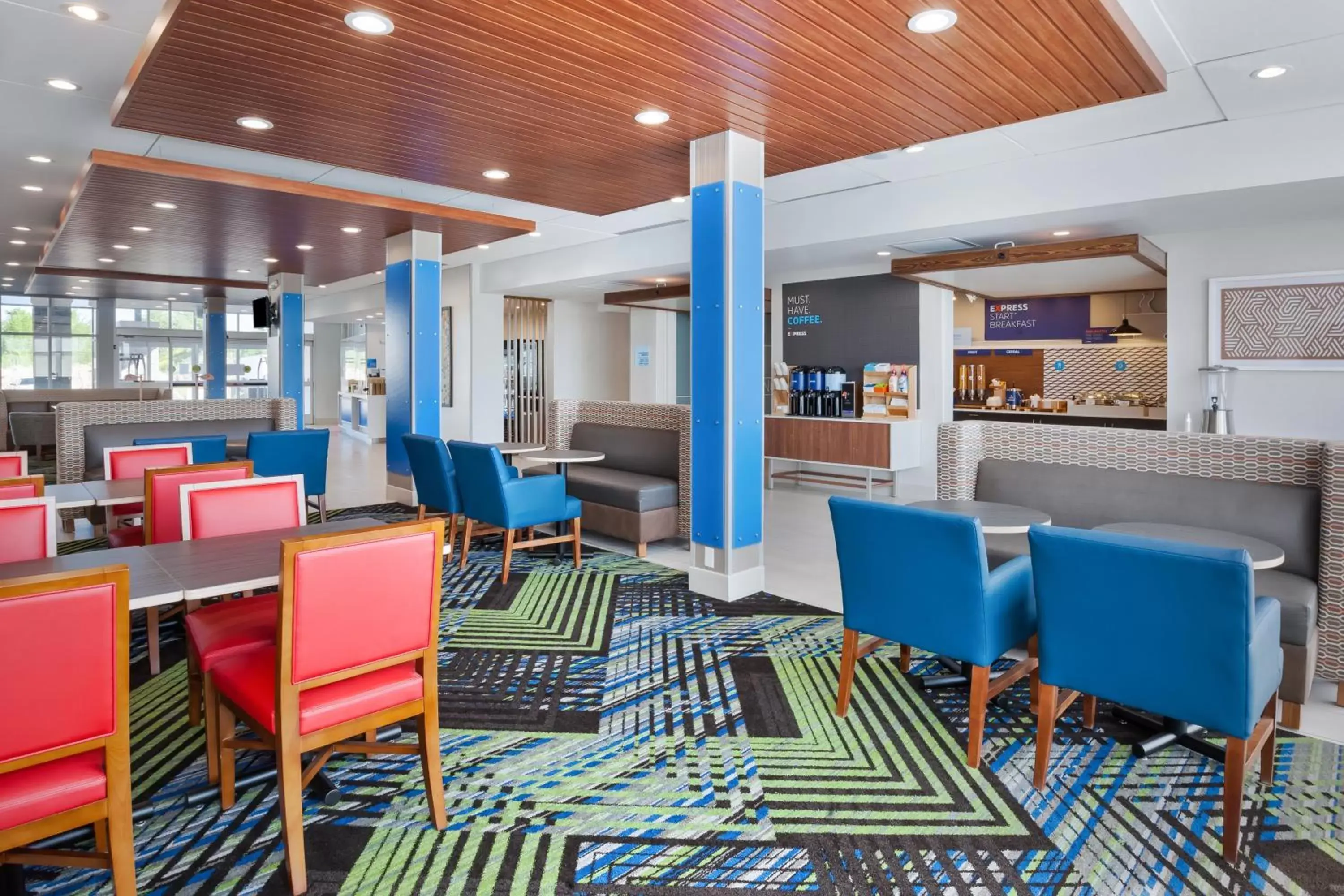 Breakfast, Restaurant/Places to Eat in Holiday Inn Express & Suites - Grand Rapids Airport - South, an IHG Hotel