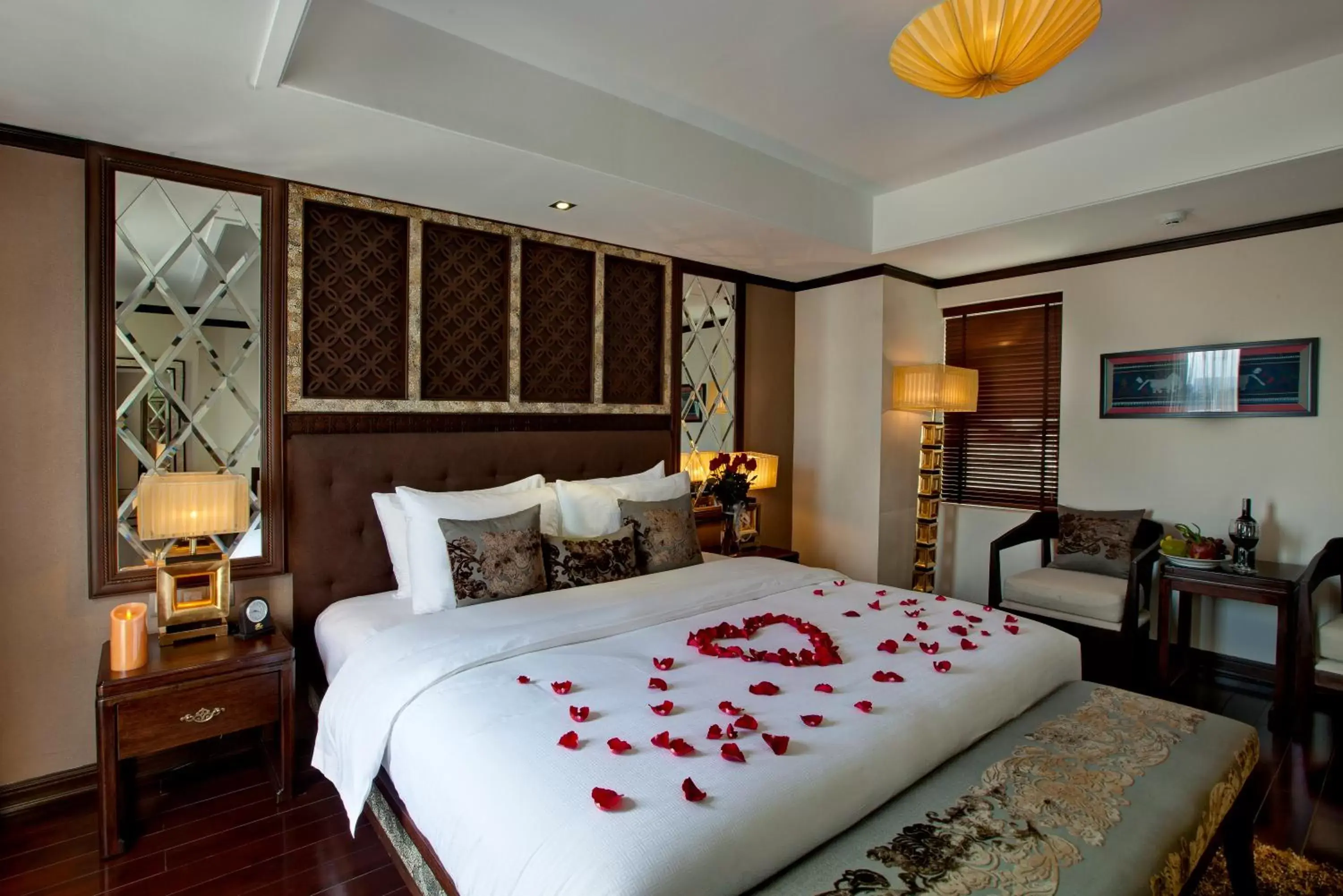 Bed in Golden Lotus Luxury Hotel