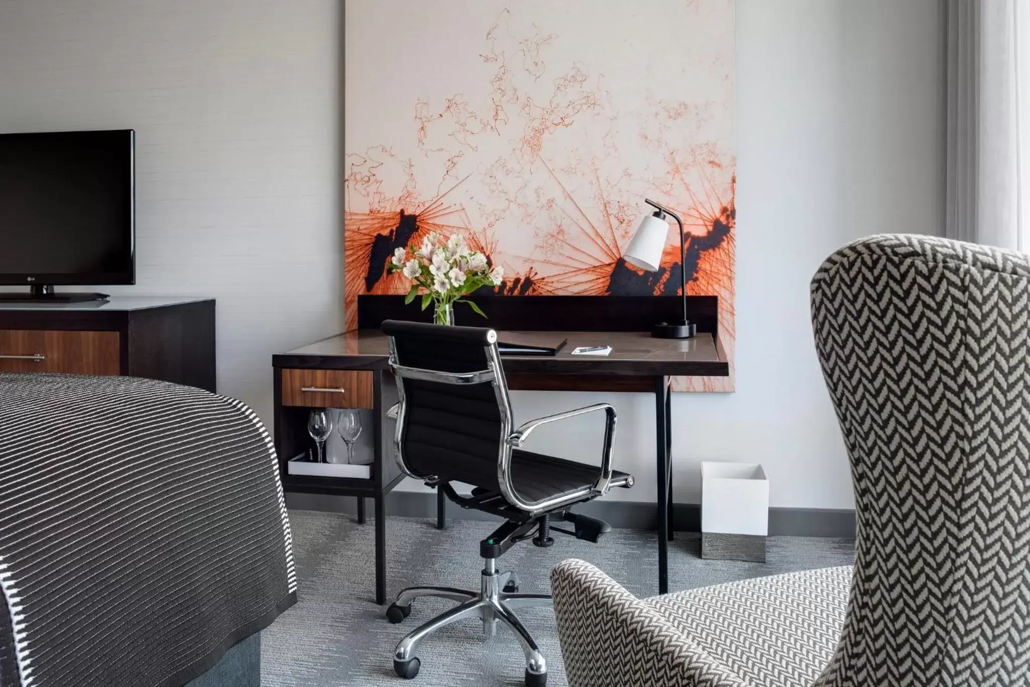 Photo of the whole room, TV/Entertainment Center in Loews Chicago Hotel