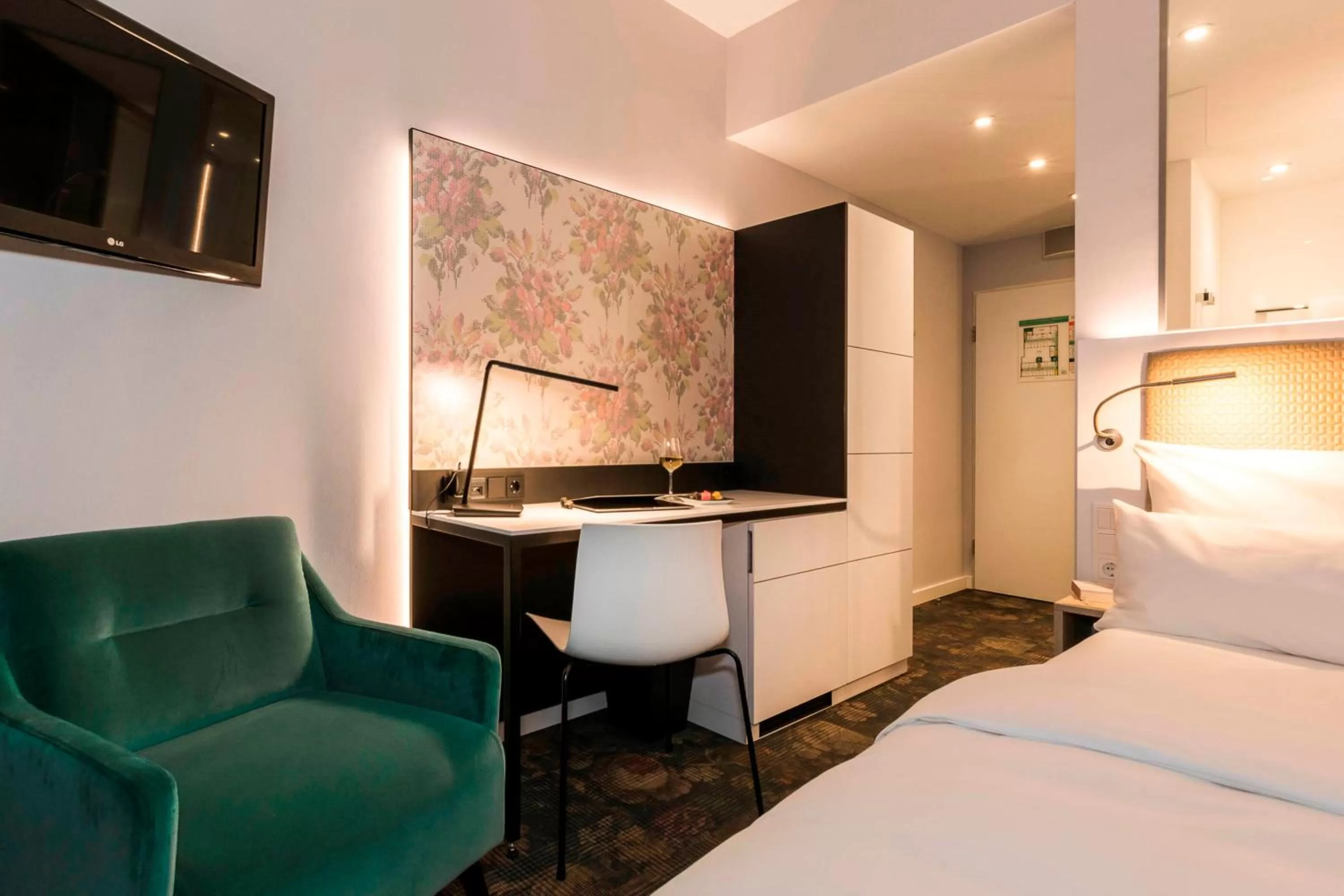 Business Single Room in Boutique Hotel Atrium München