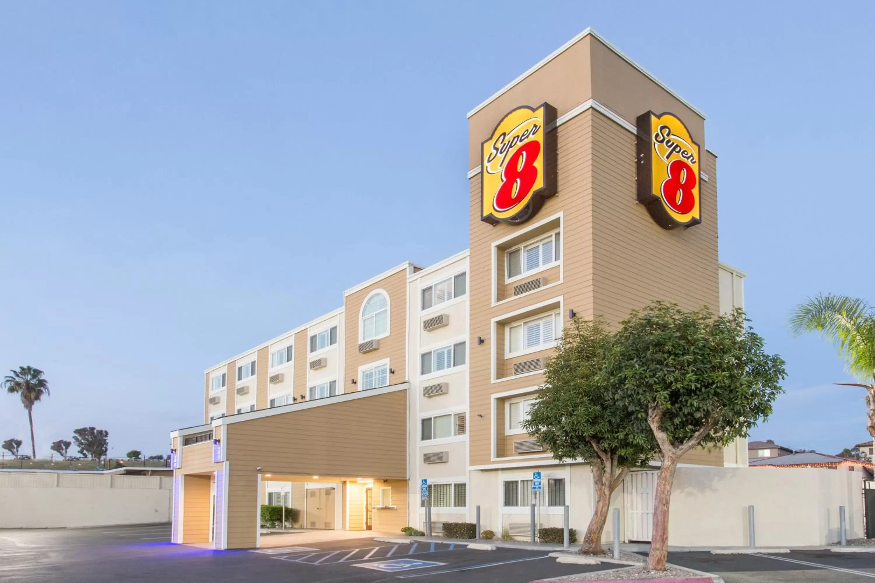 Property Building in Super 8 by Wyndham National City Chula Vista