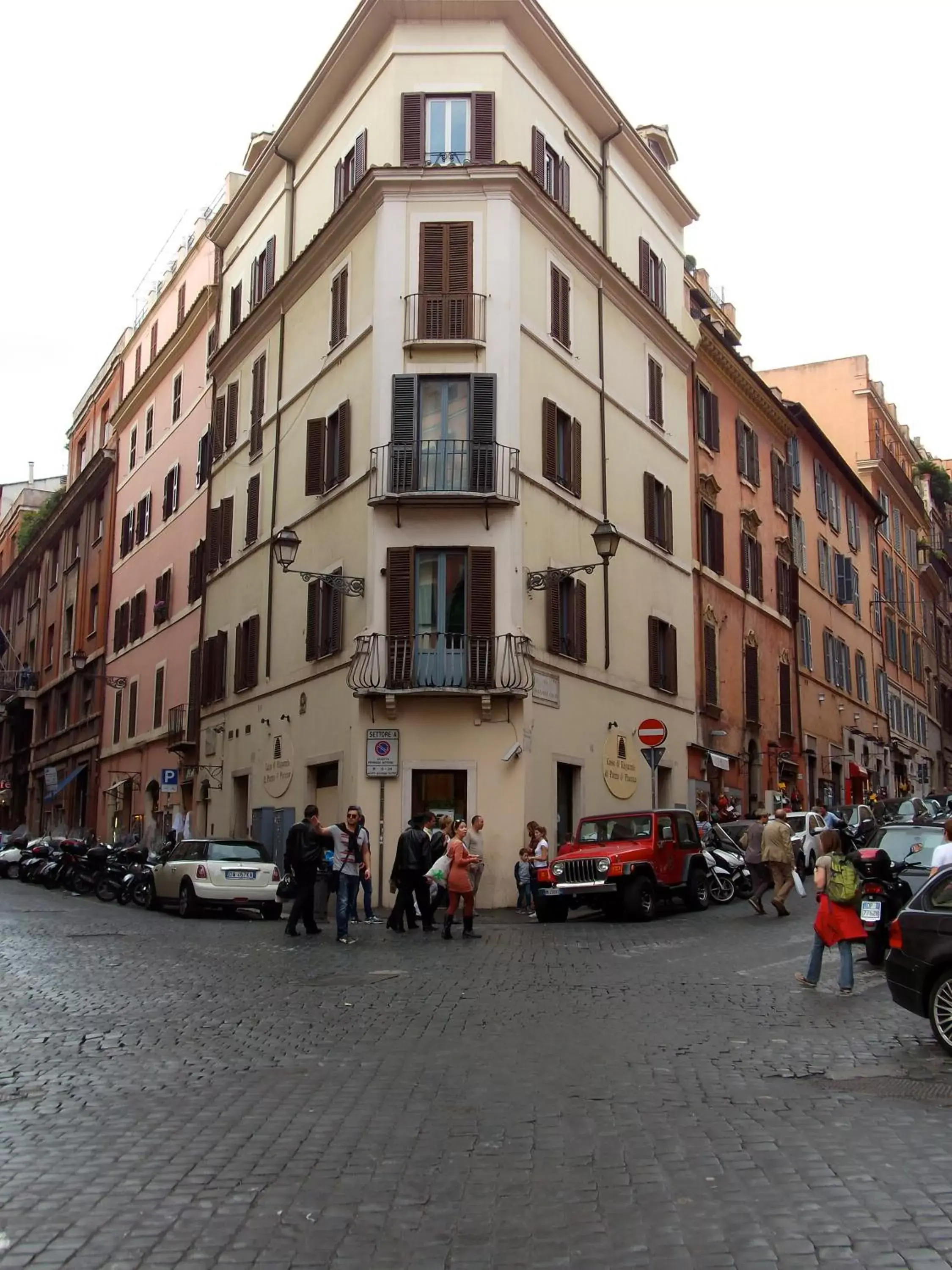 Area and facilities, Neighborhood in Rome Kings Suite