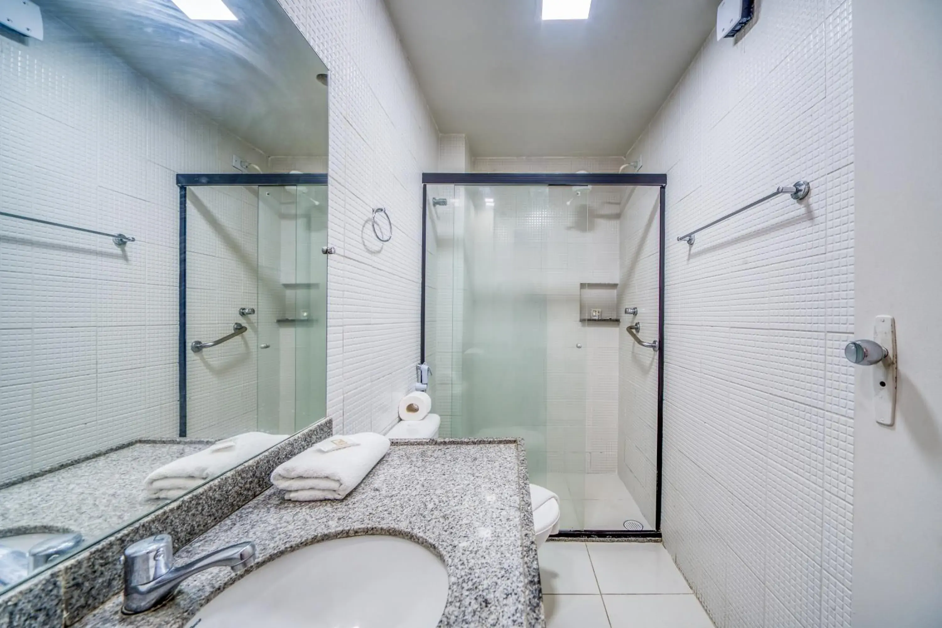 Bathroom in Ritz Praia Hotel