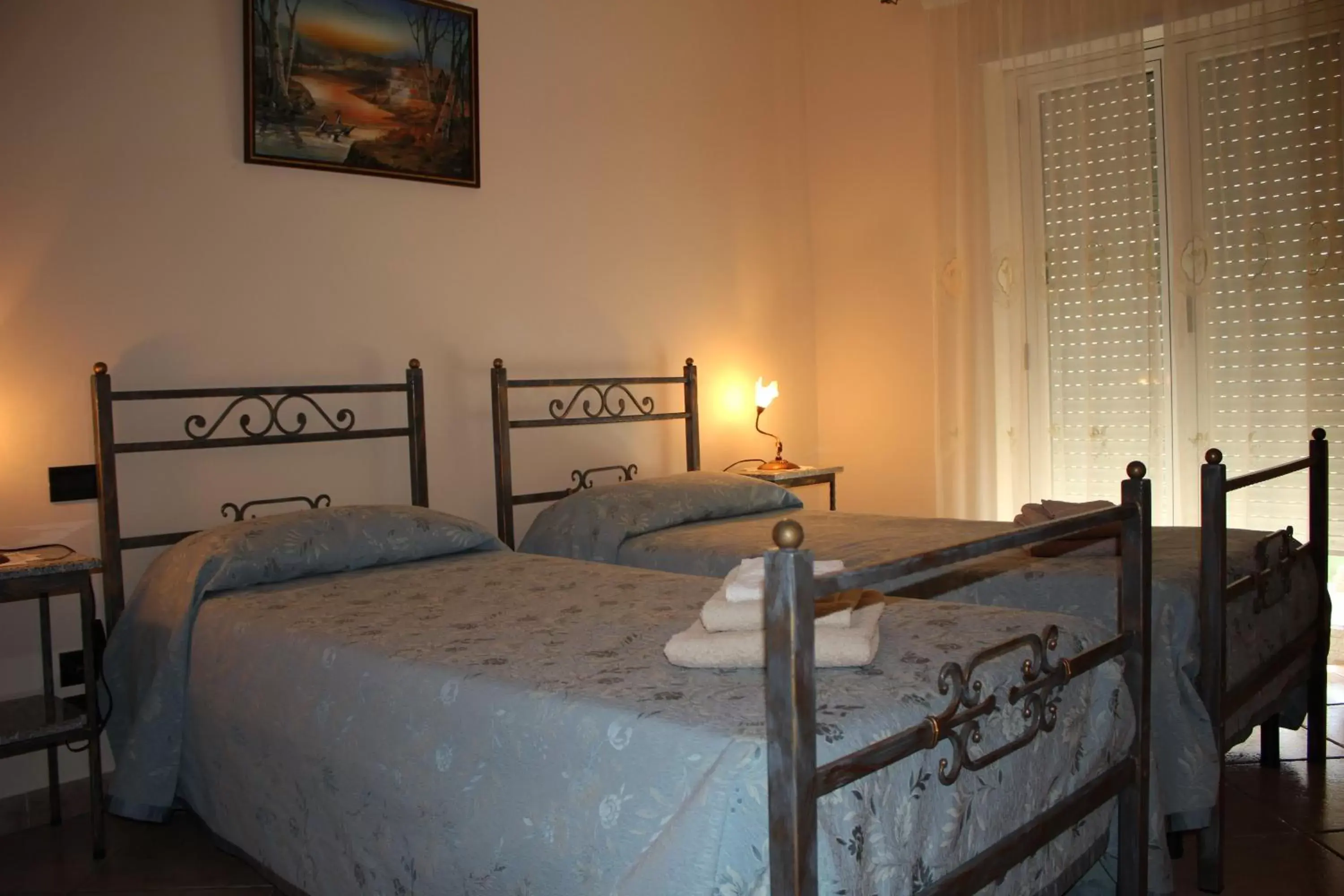 Double or Twin Room with Balcony in B&B Esperança Double or Twin Room with Balcony in B&B Esperança