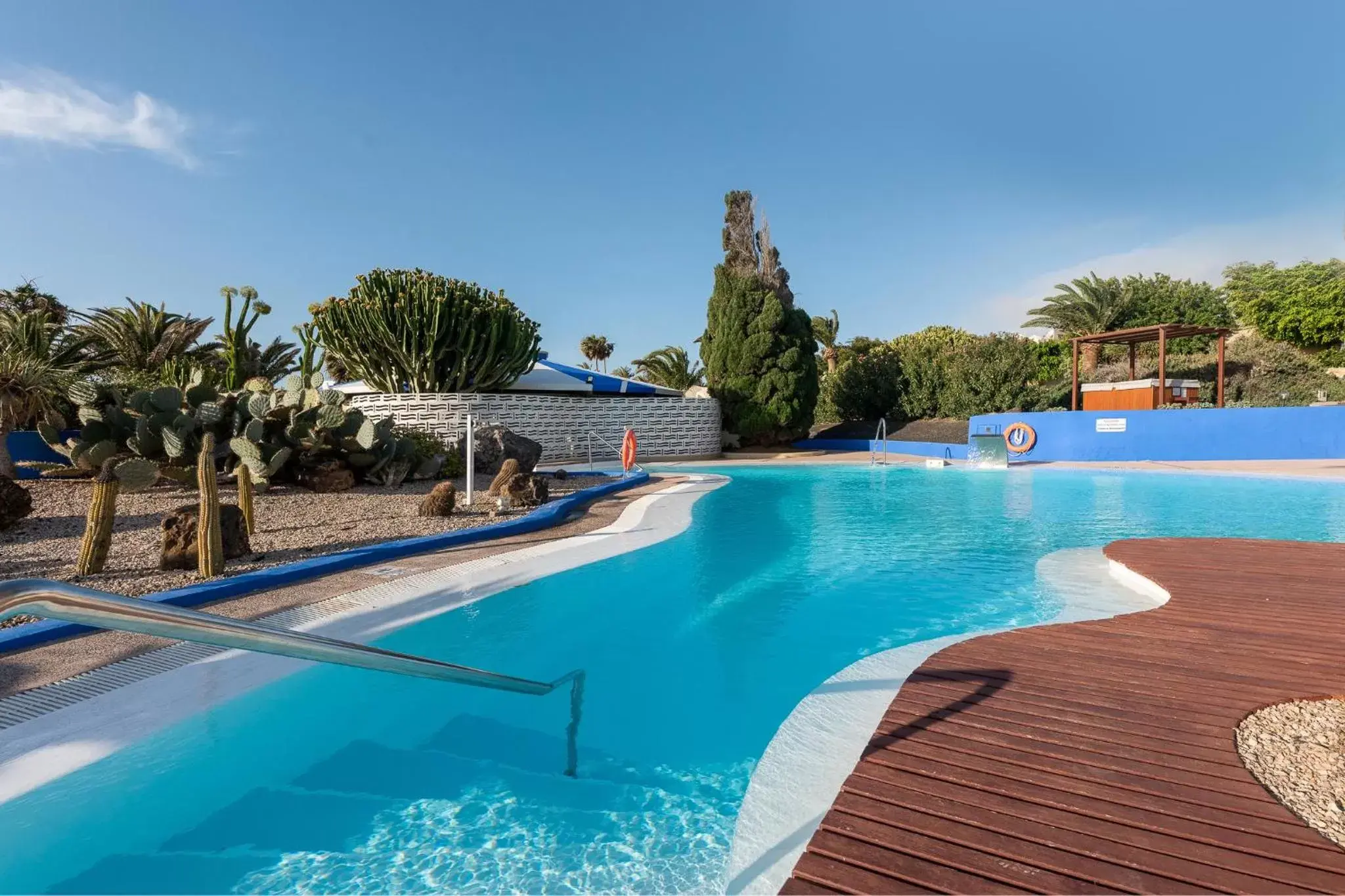 Swimming Pool in Hotel LIVVO Risco del Gato Suites