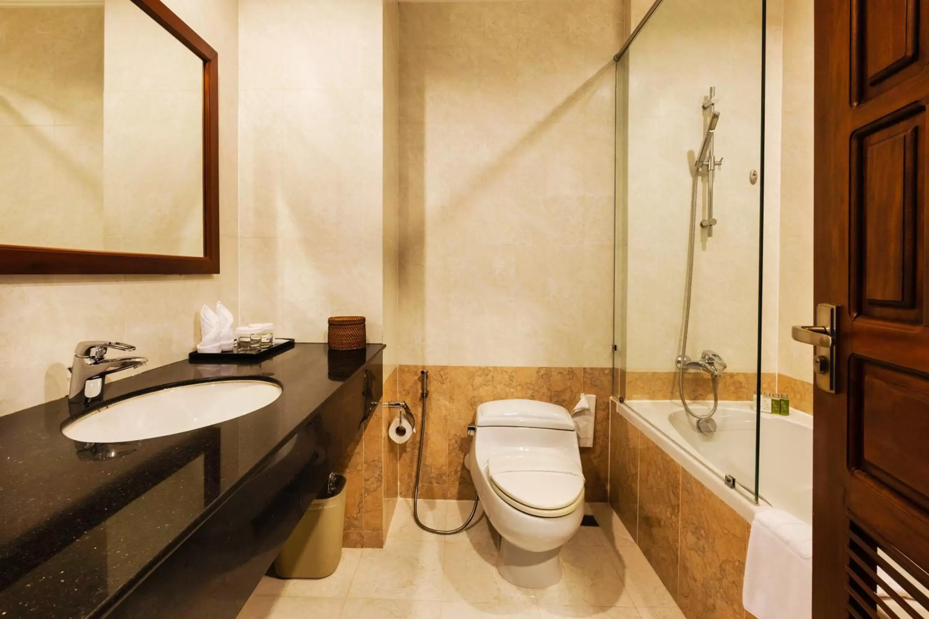 Toilet, Bathroom in Saem Siemreap Hotel