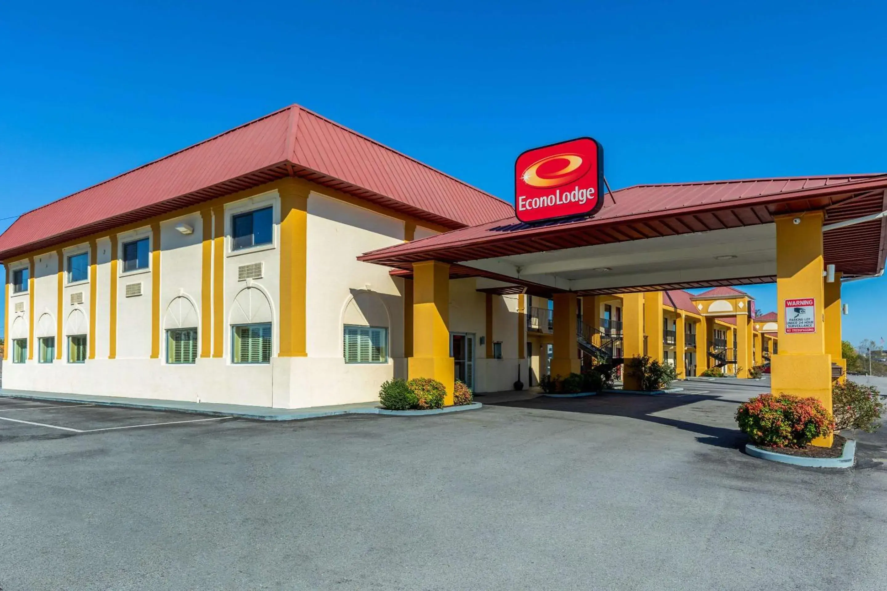 Property Building in Econo Lodge Knoxville