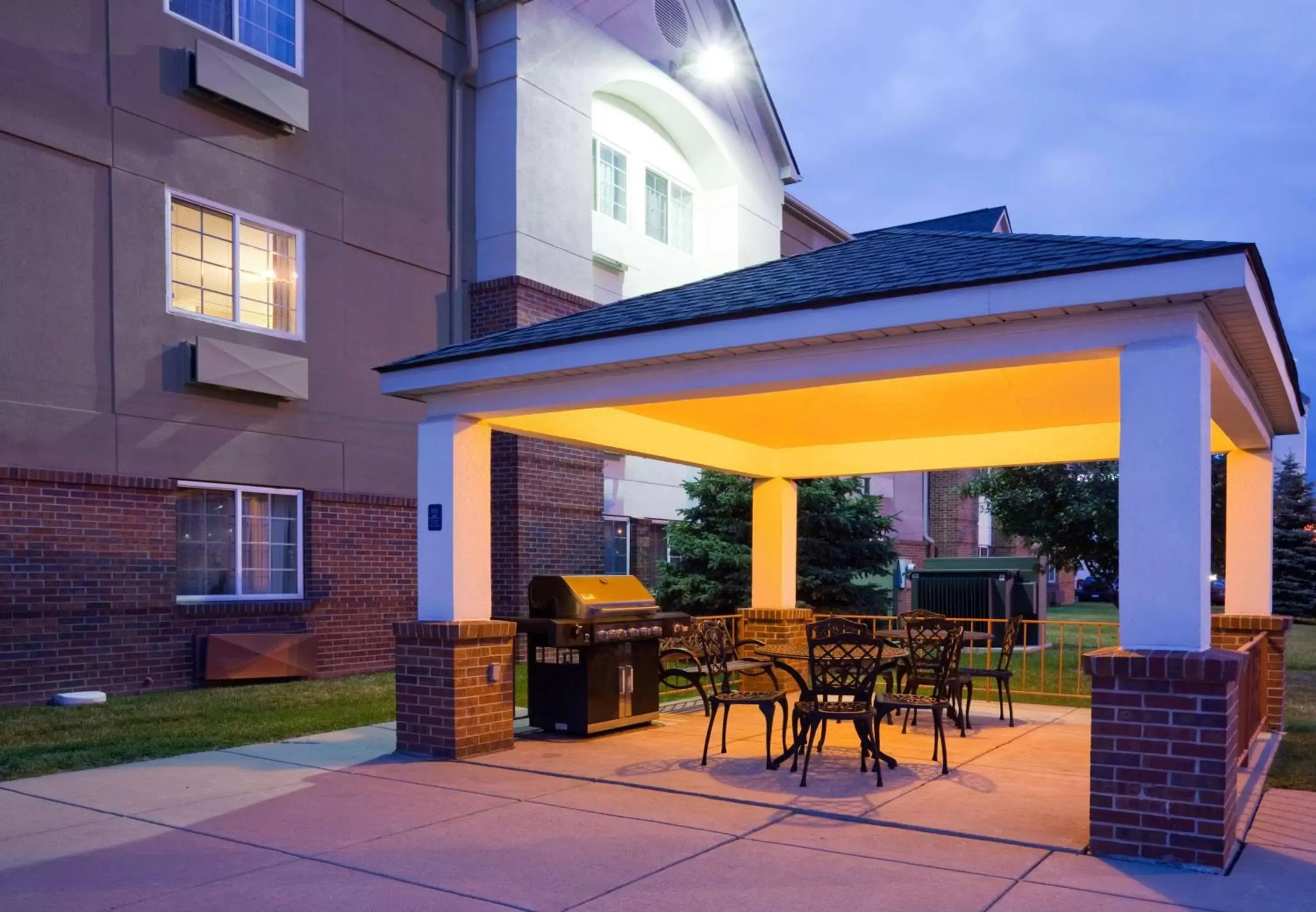 Patio in Sonesta Simply Suites Minneapolis Richfield