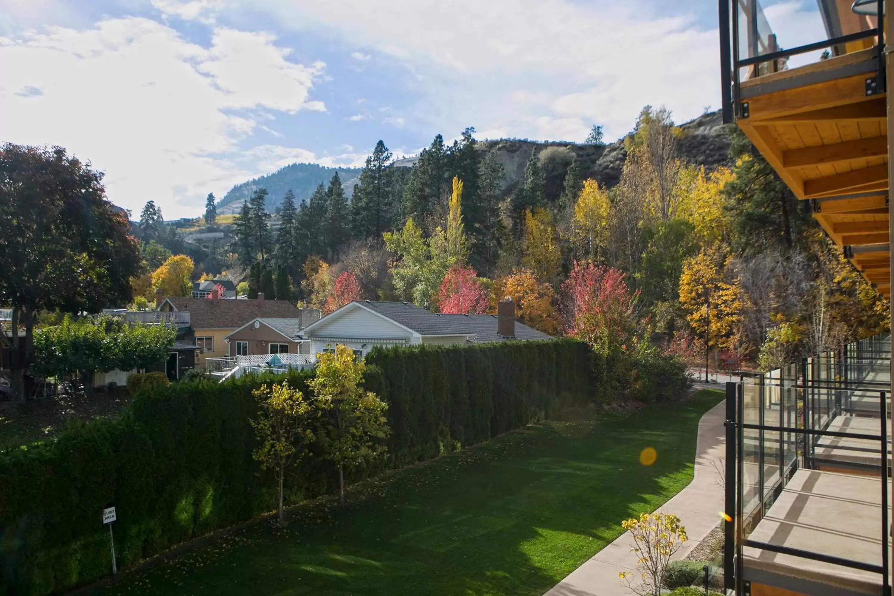 Neighbourhood, Mountain View in Summerland Waterfront Resort & Spa