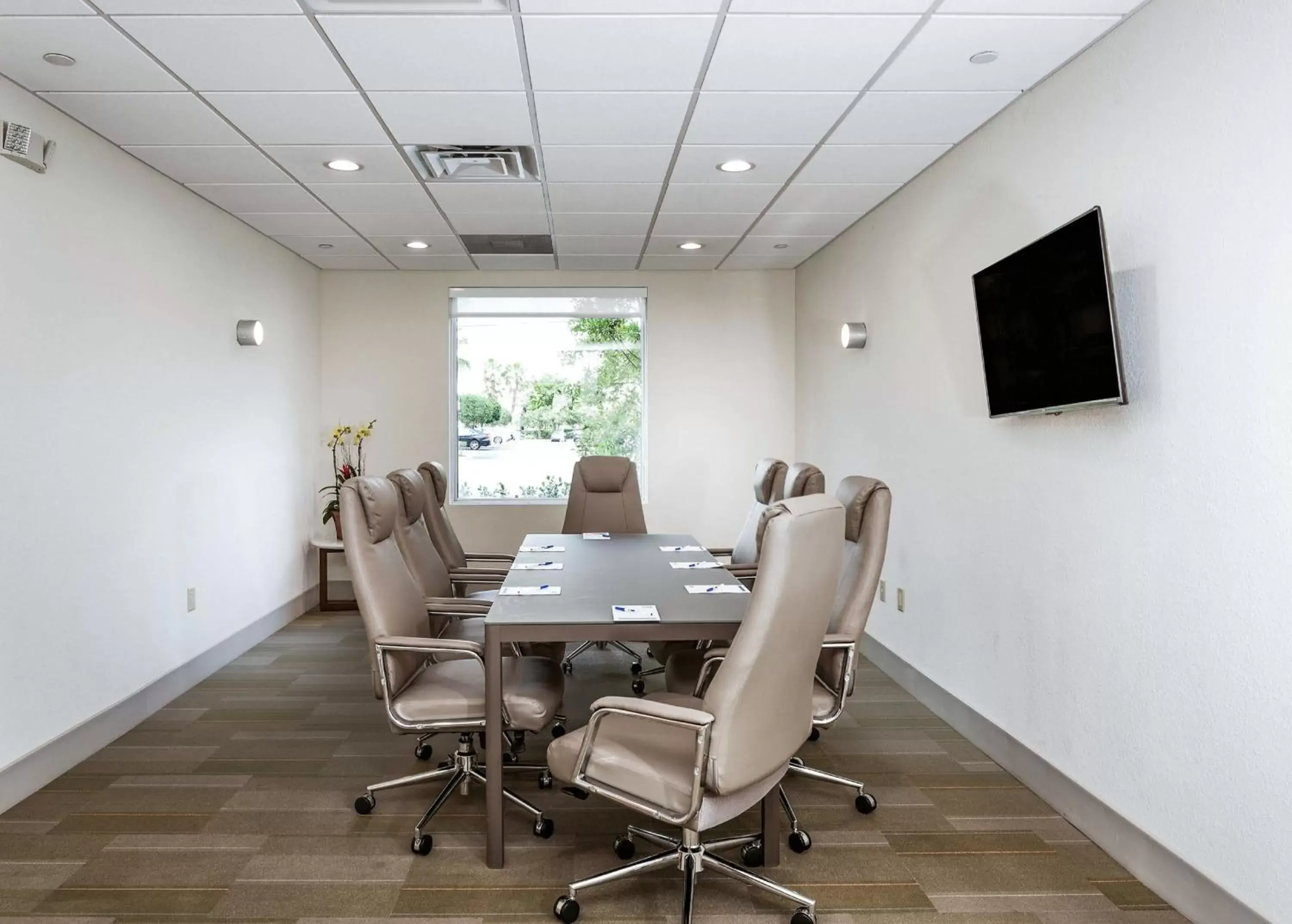Meeting/conference room in Holiday Inn Express & Suites Boynton Beach East, an IHG Hotel