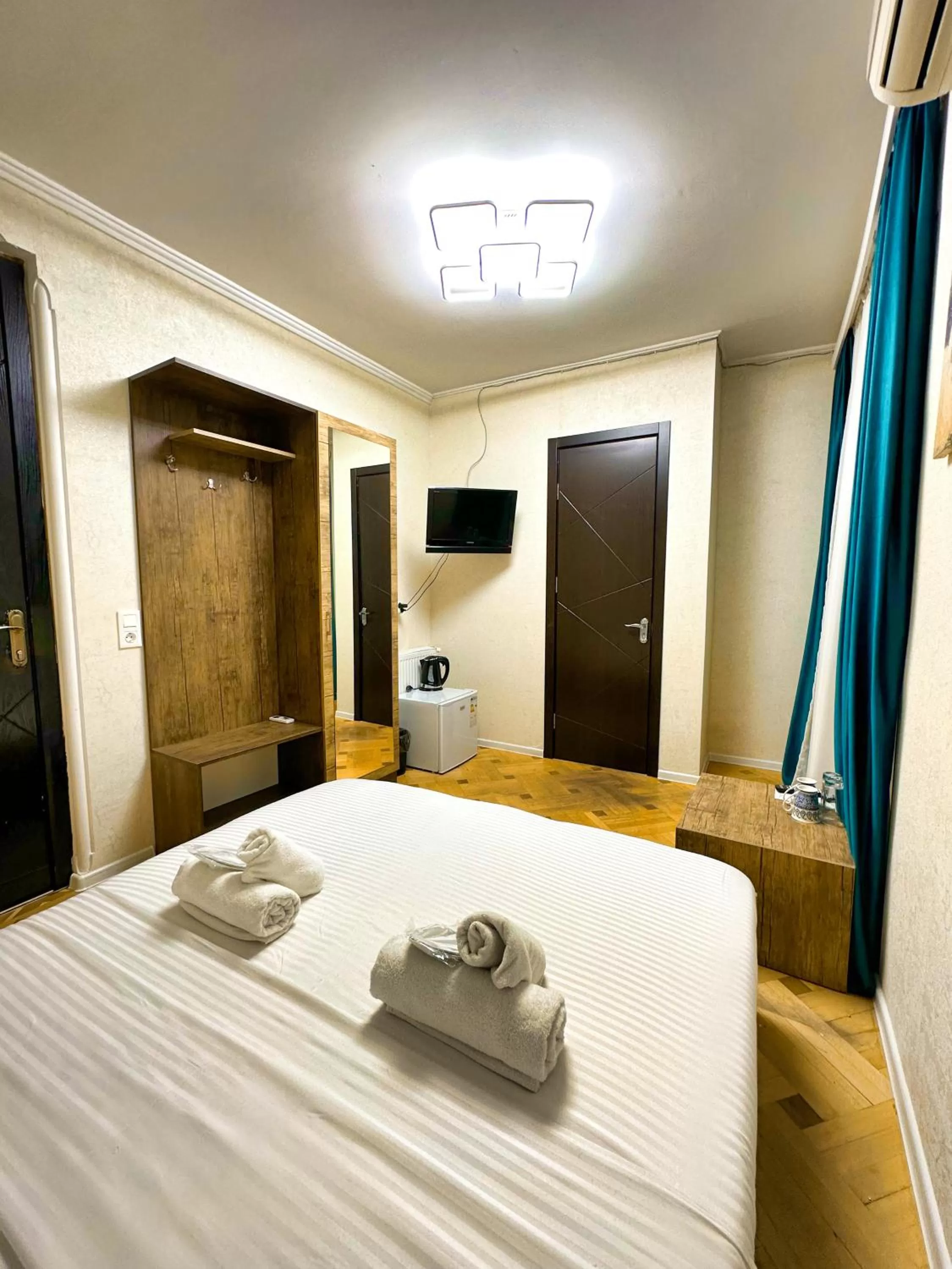 Bedroom, Bed in Metekhi View Hotel